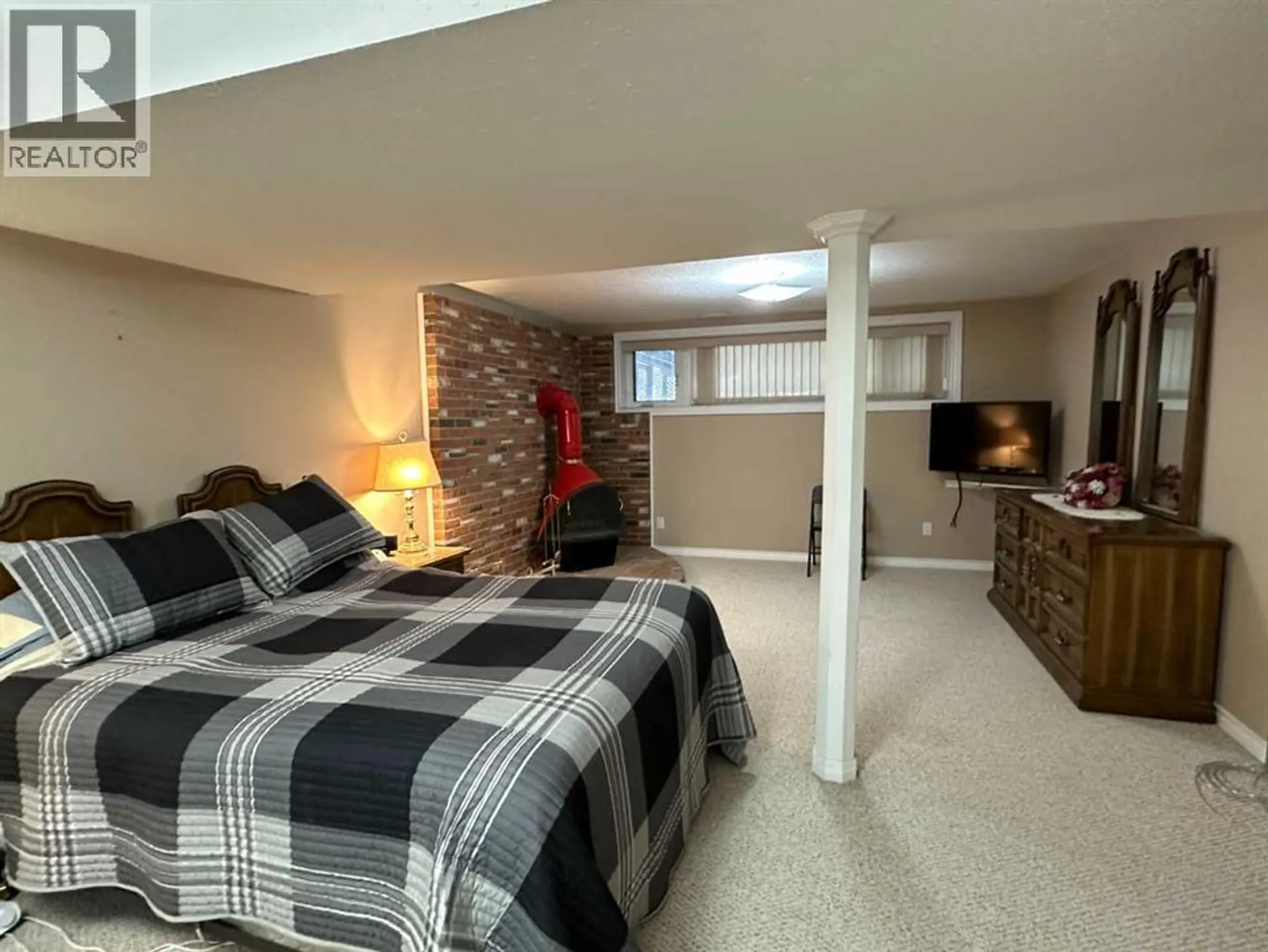 1801 82 Street - Image 12