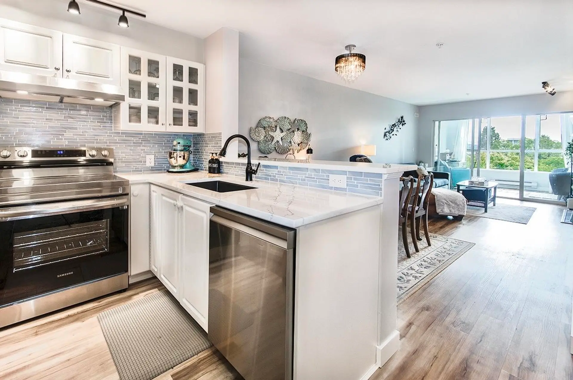 #305 155 E 3rd Street - Image 2