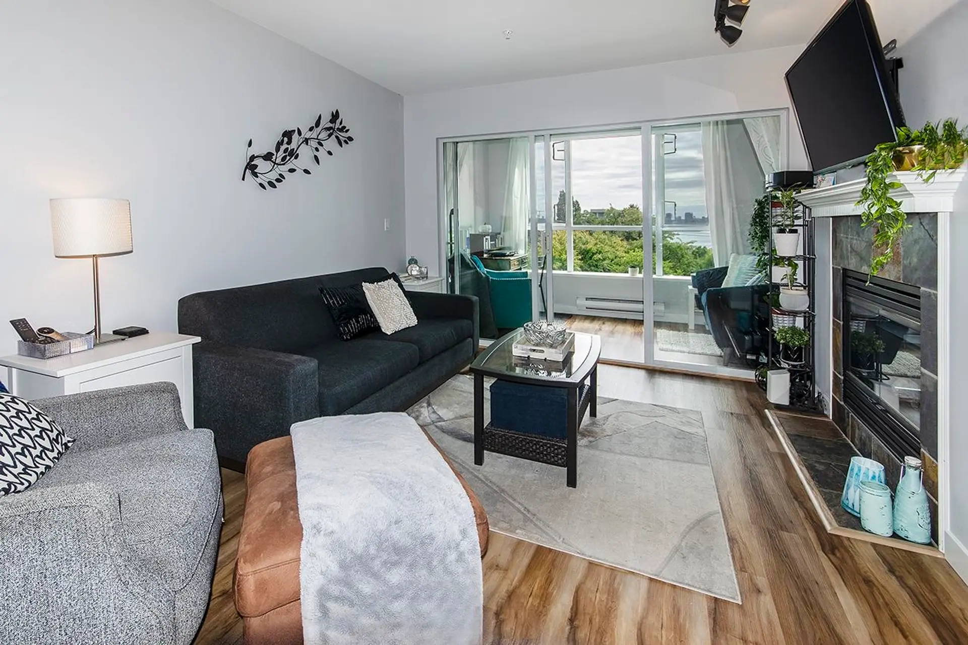 #305 155 E 3rd Street - Image 6