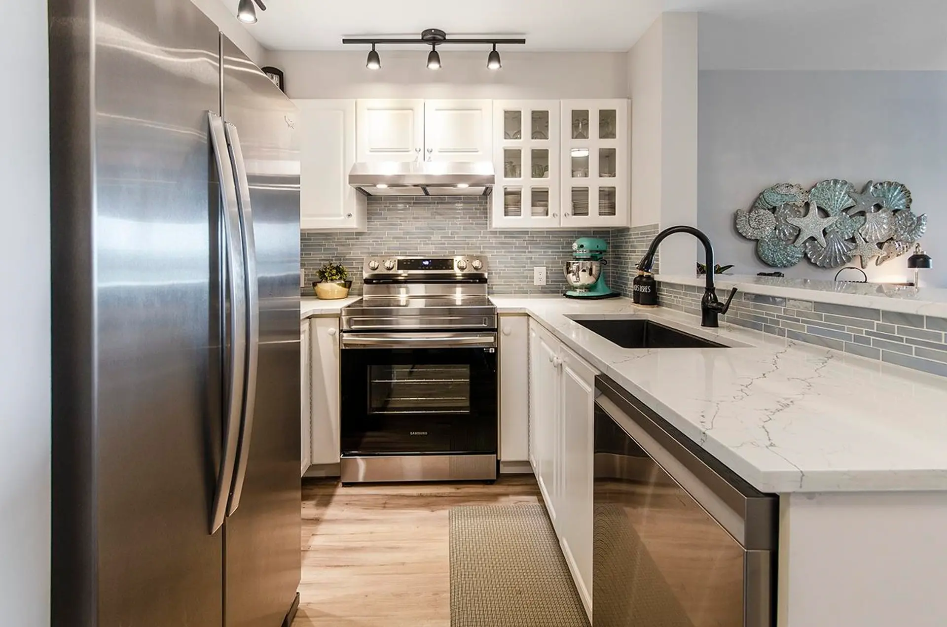 #305 155 E 3rd Street - Image 4