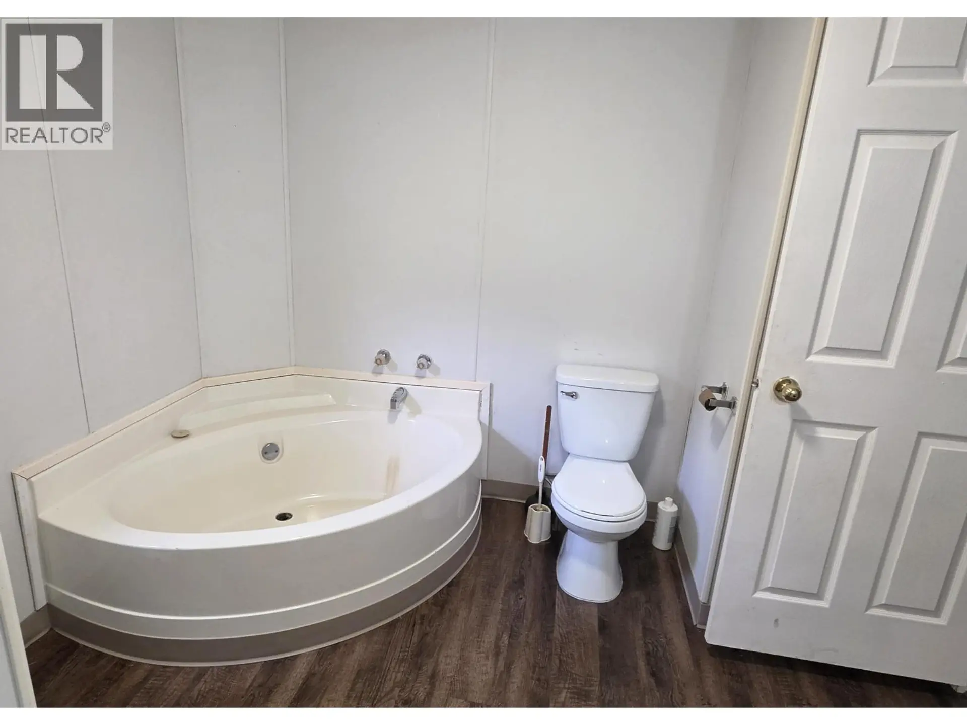 #38 654 NORTH FRASER DRIVE - Image 15