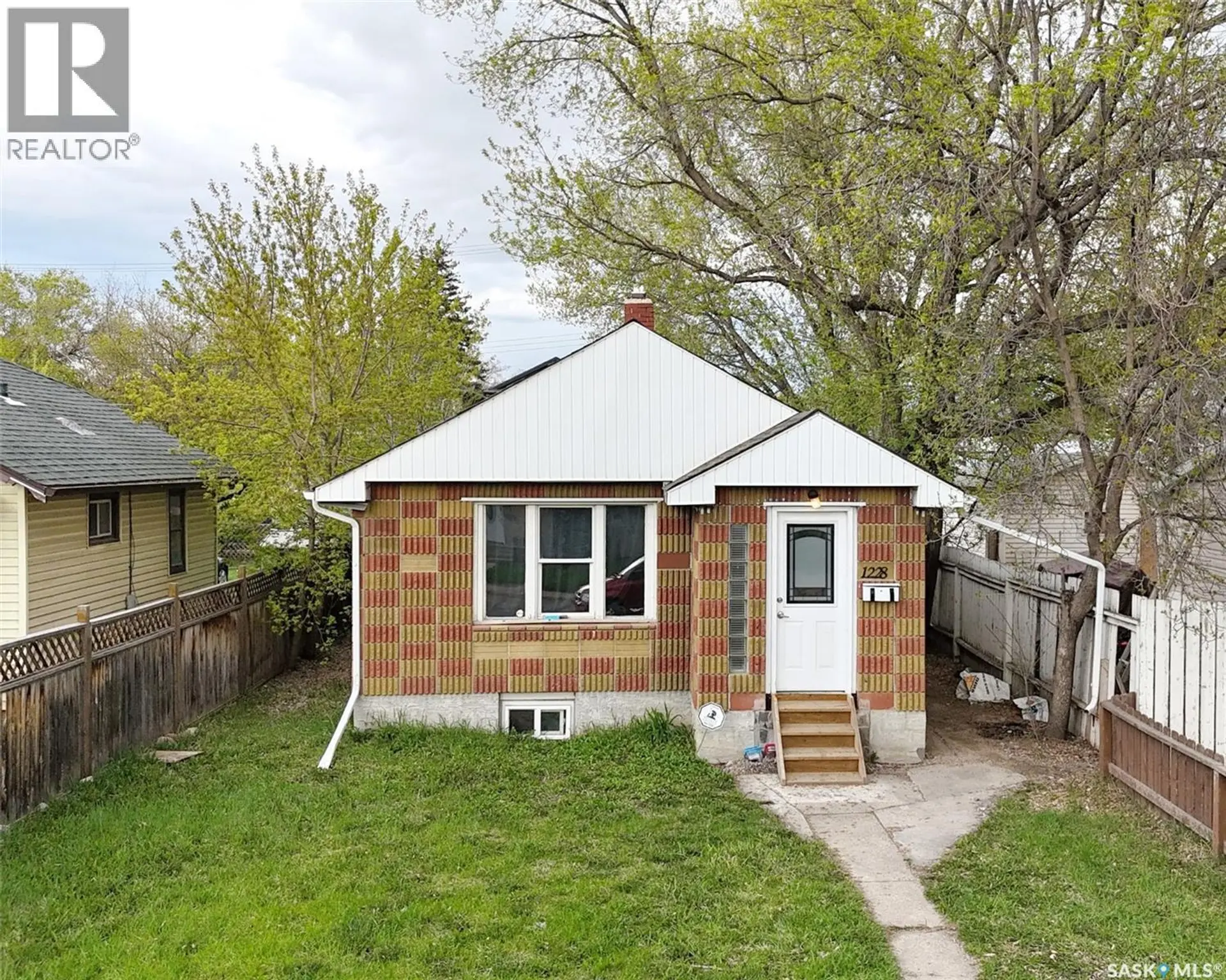 1228 1st AVENUE N - Image 1