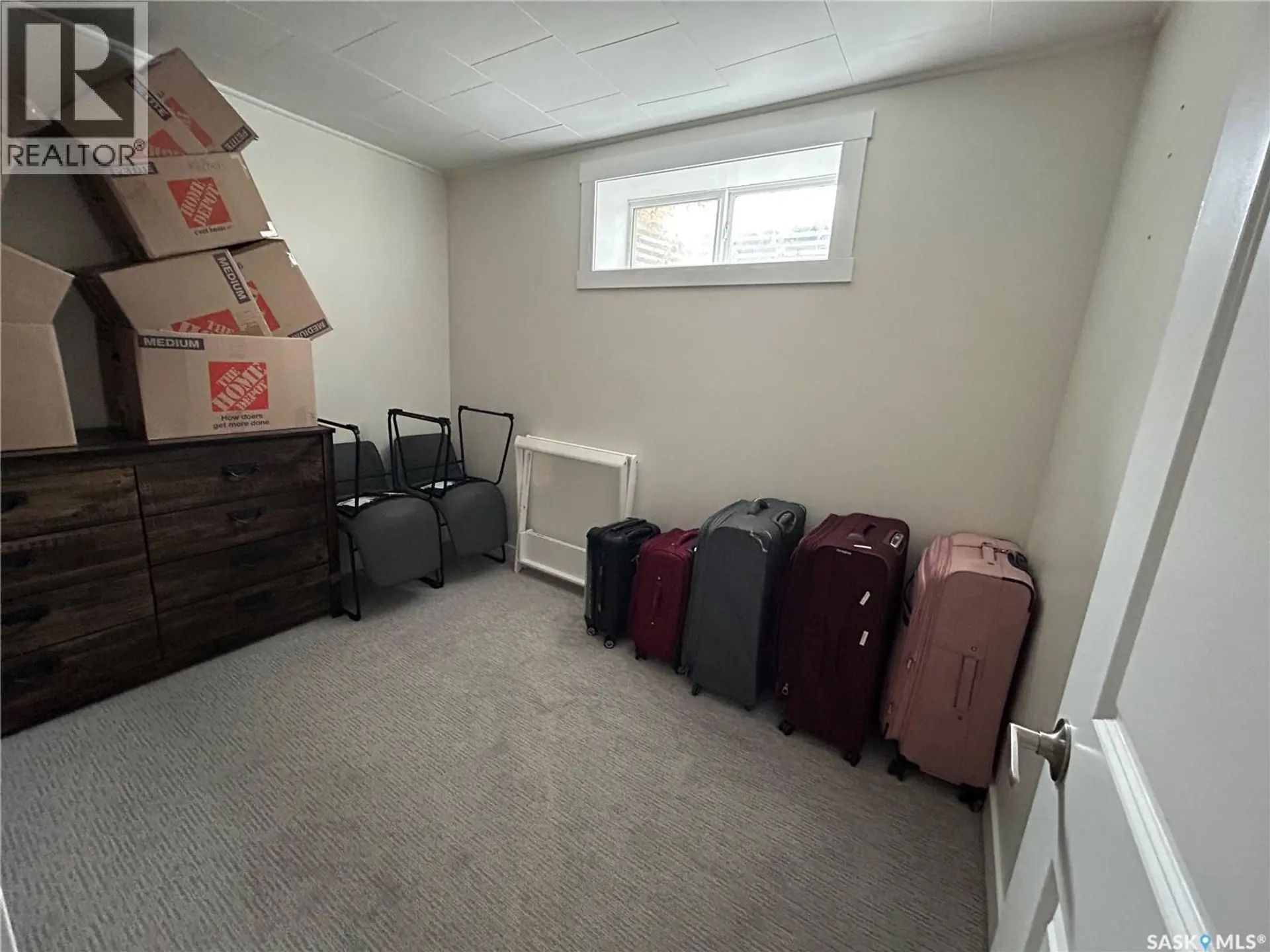 2616 Clarence AVENUE S - Image 16