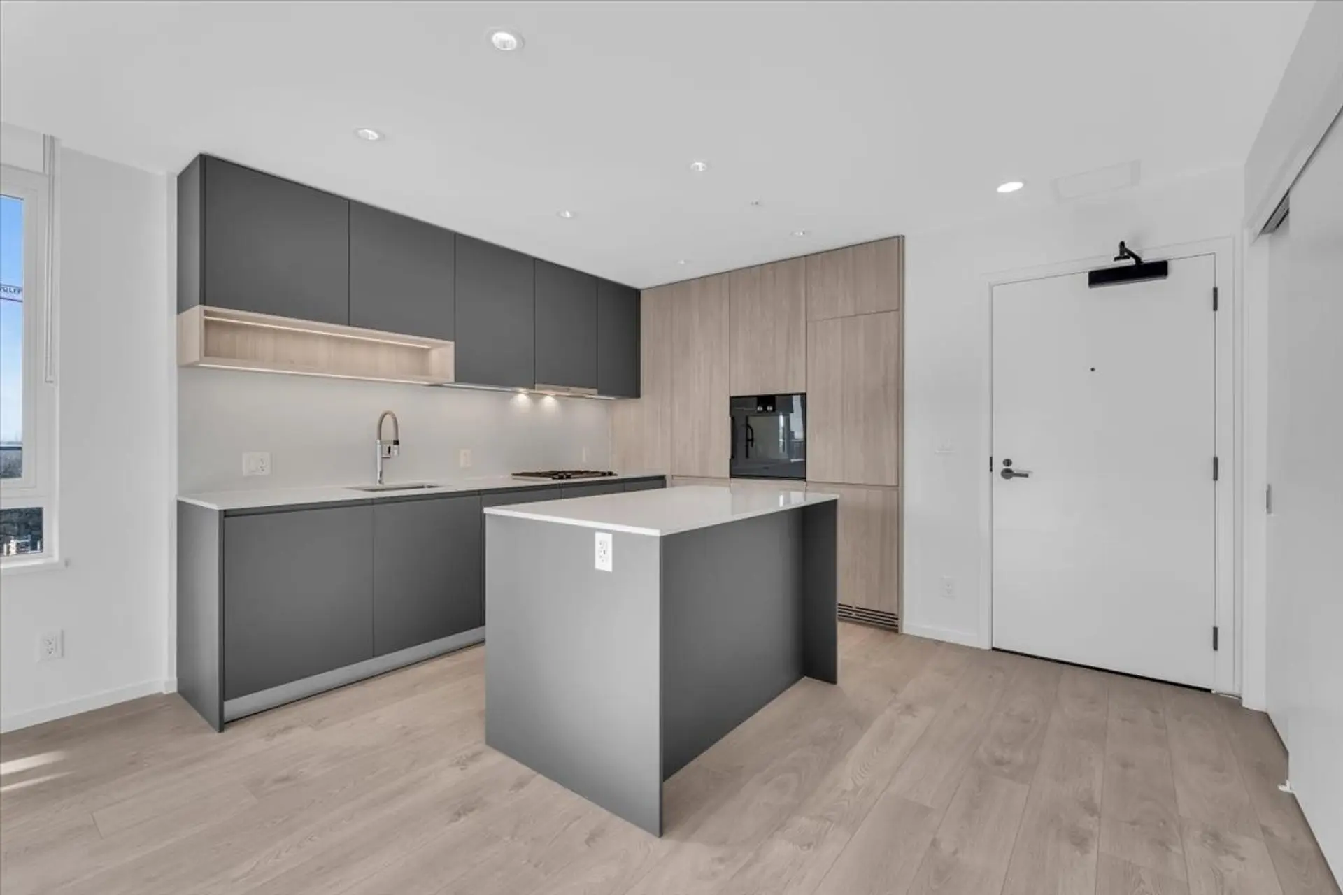 #933 6300 Minoru Boulevard - Image 5