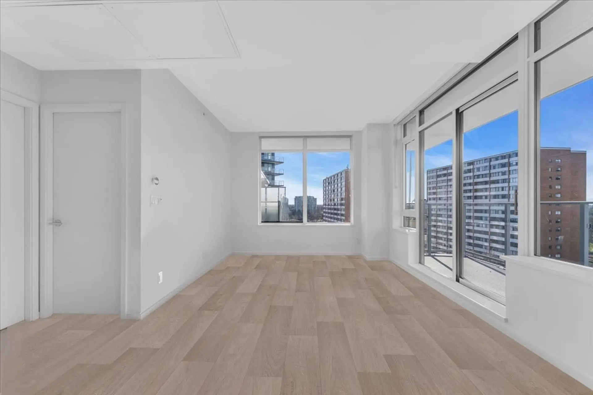#933 6300 Minoru Boulevard - Image 9