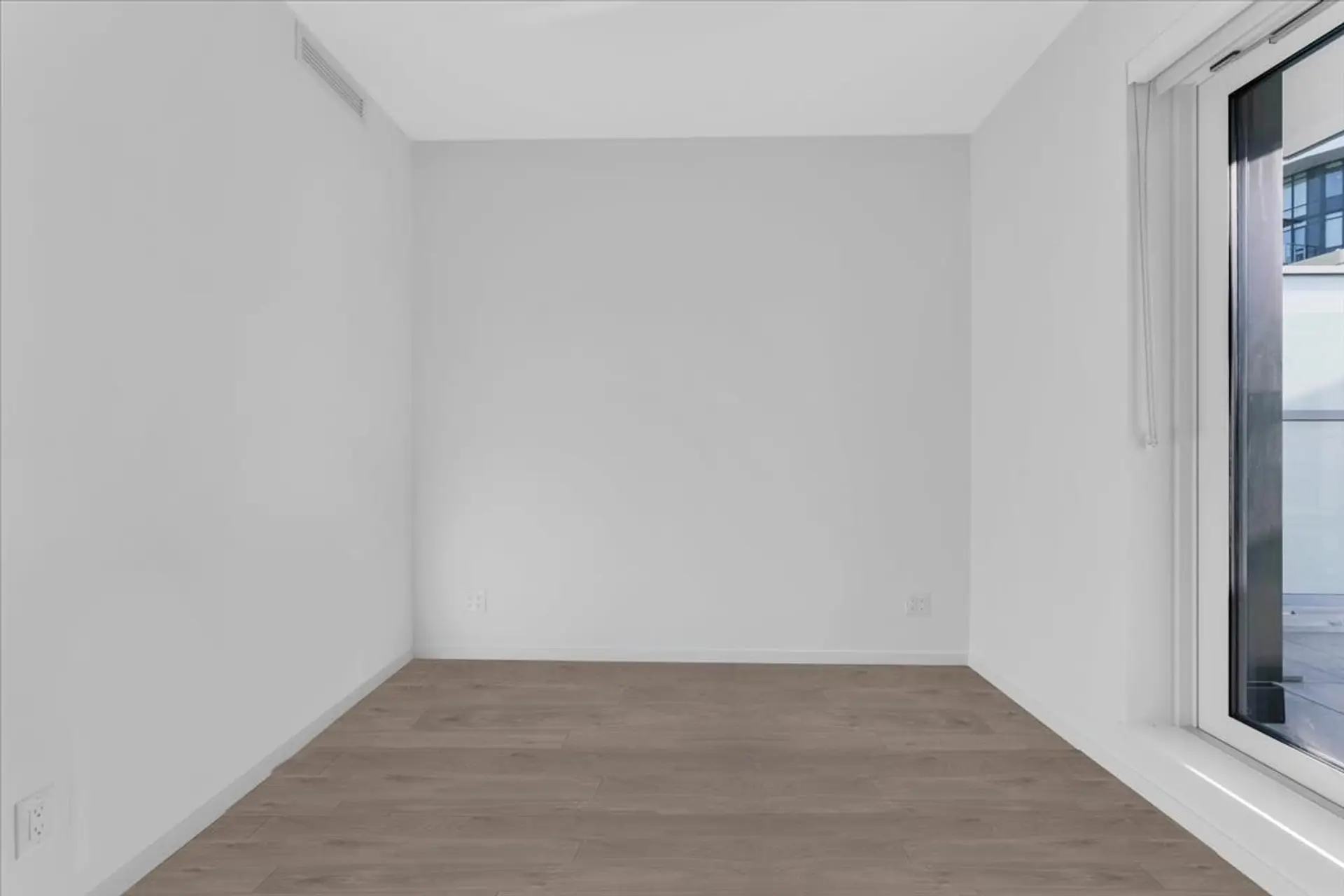 #933 6300 Minoru Boulevard - Image 10