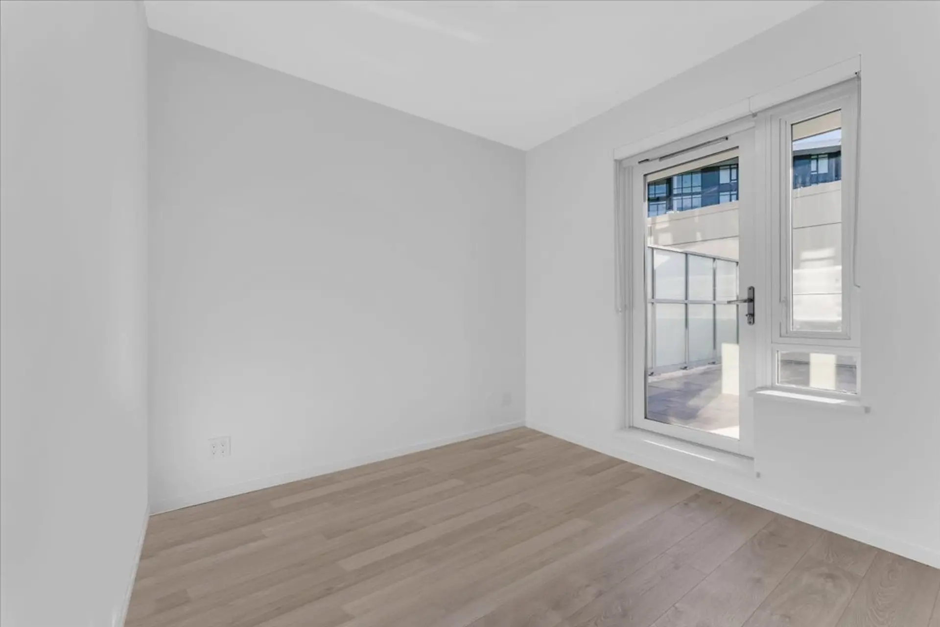 #933 6300 Minoru Boulevard - Image 11