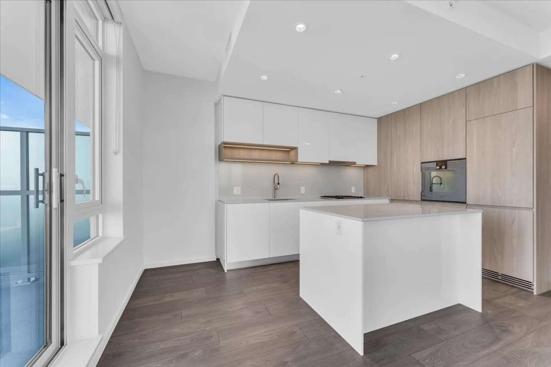 #1201 6300 Minoru Boulevard - Image 5