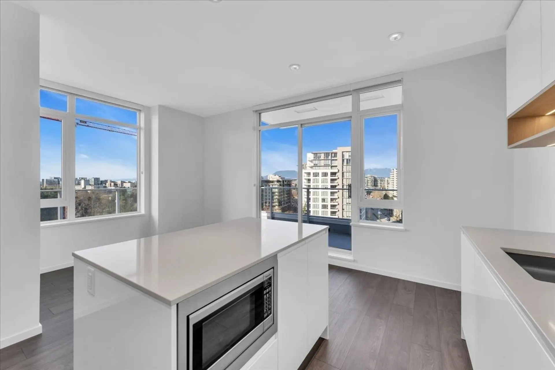 #1201 6300 Minoru Boulevard - Image 10