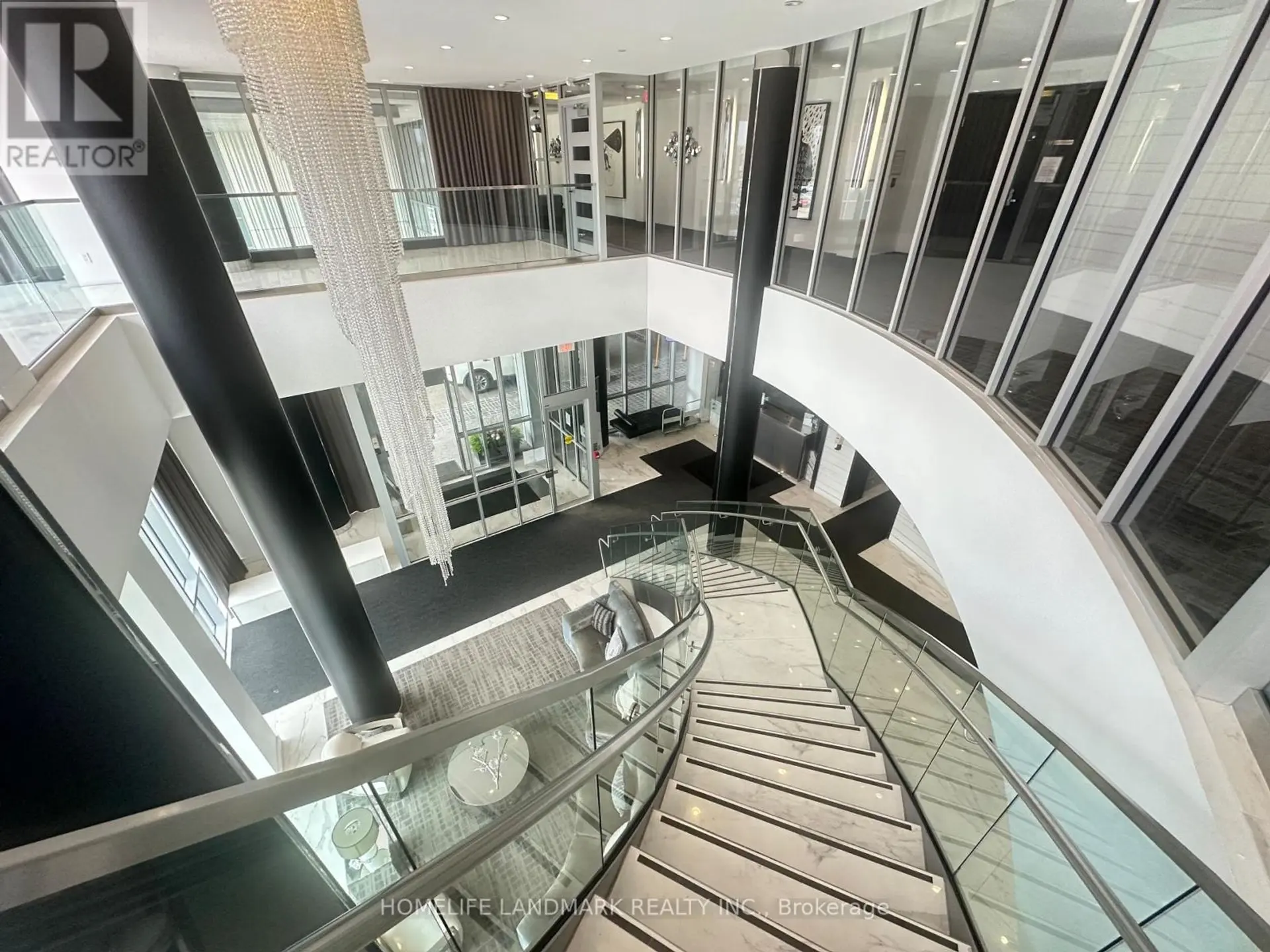 #745 9471 YONGE STREET - Image 2