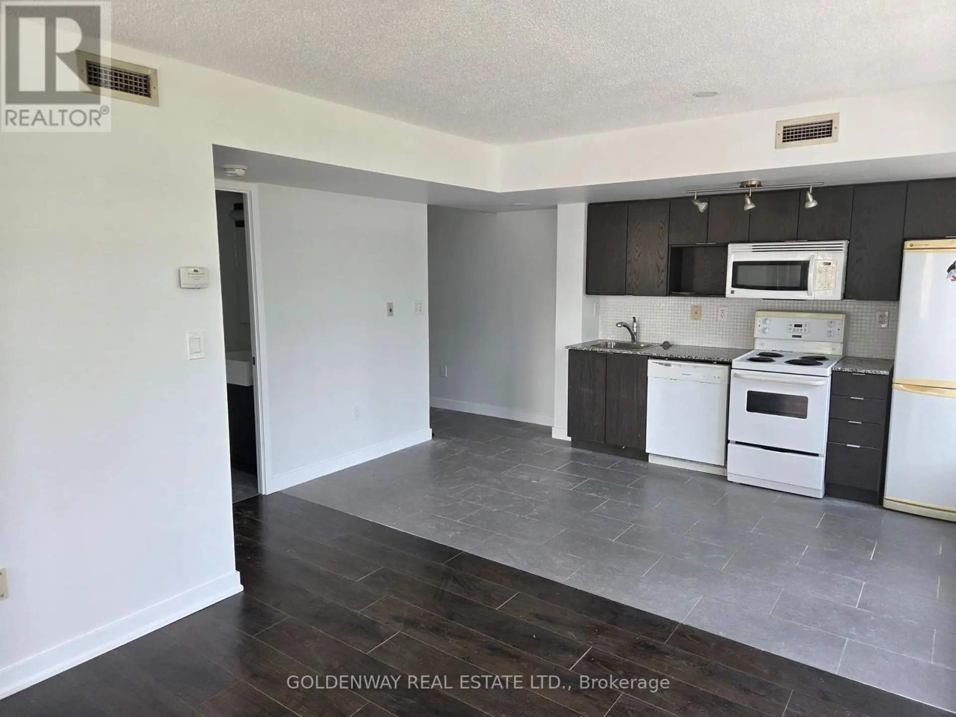 #617 15 BRUNEL COURT - Image 5