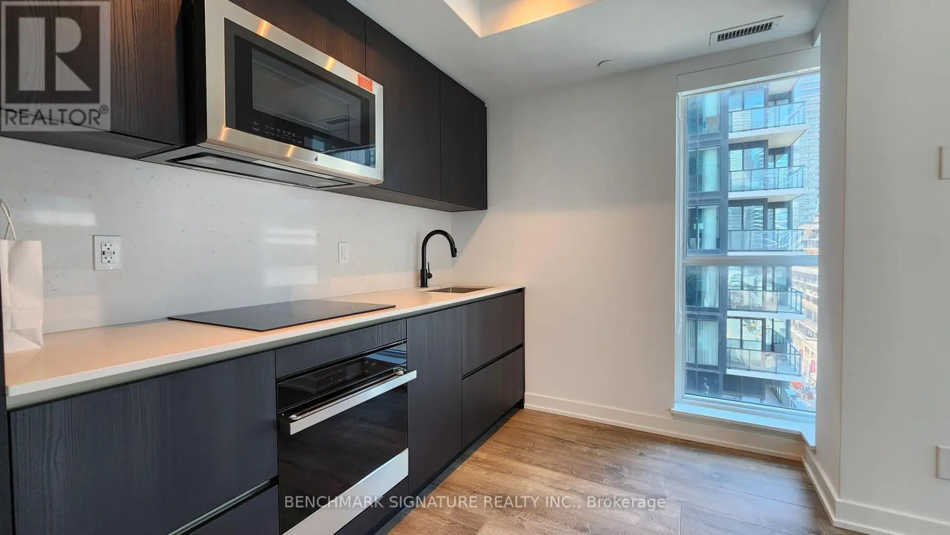 #1506 327 KING STREET W - Image 11
