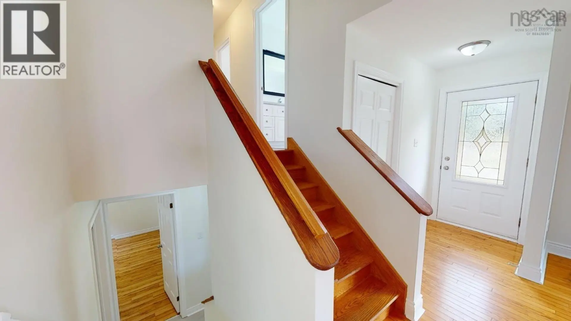 27 CENTENNIAL DRIVE - Image 7