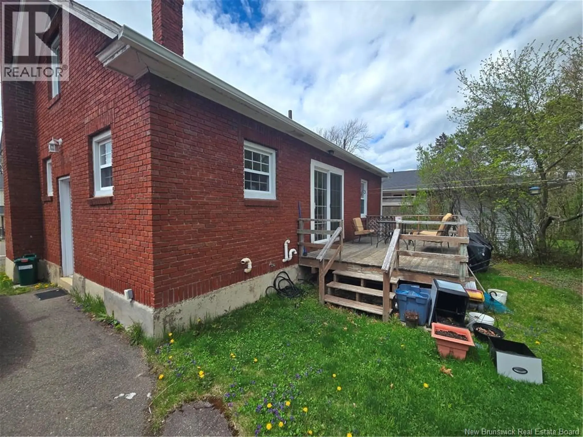 216 Cleveland - Image 12