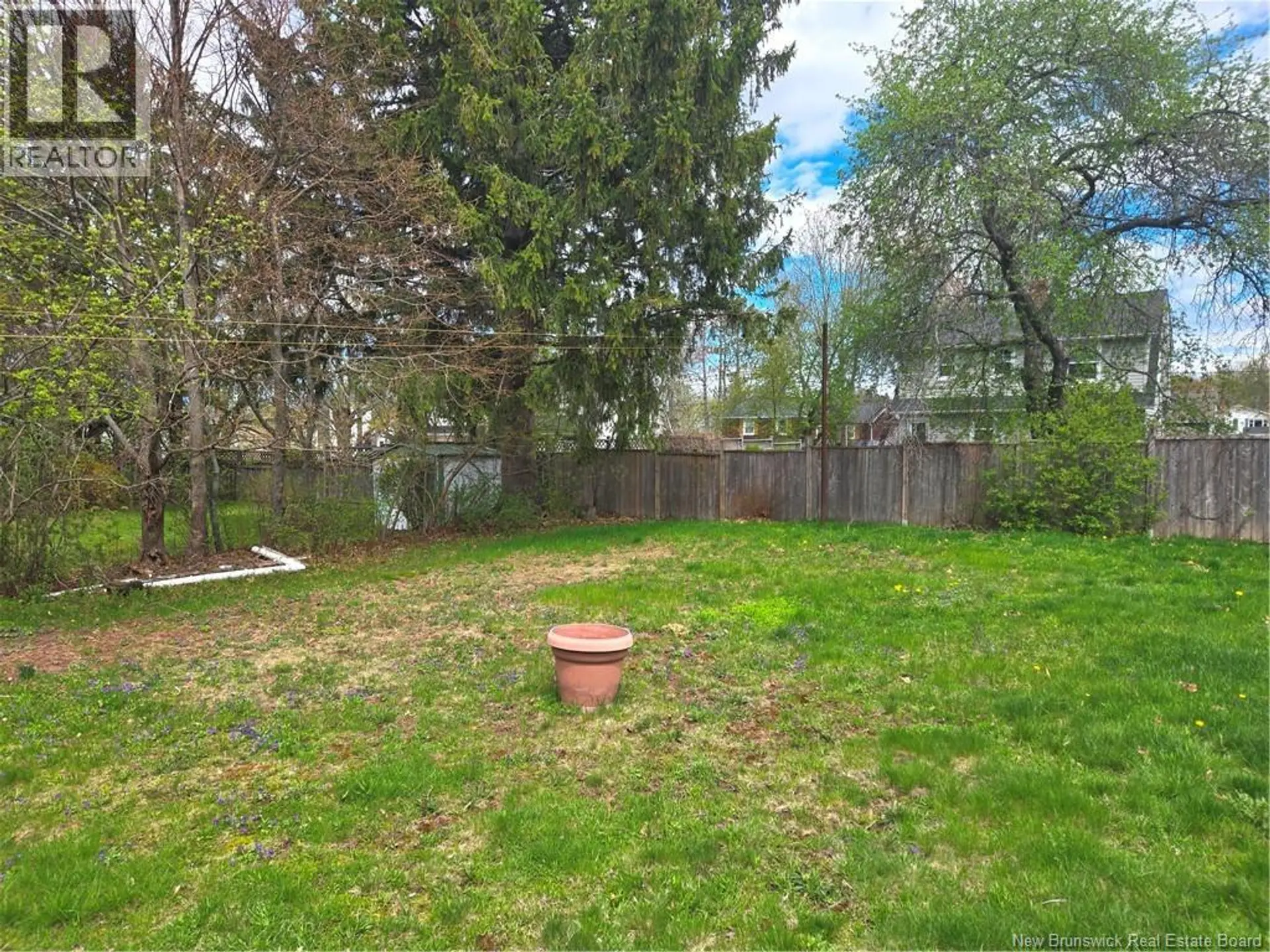 216 Cleveland - Image 13