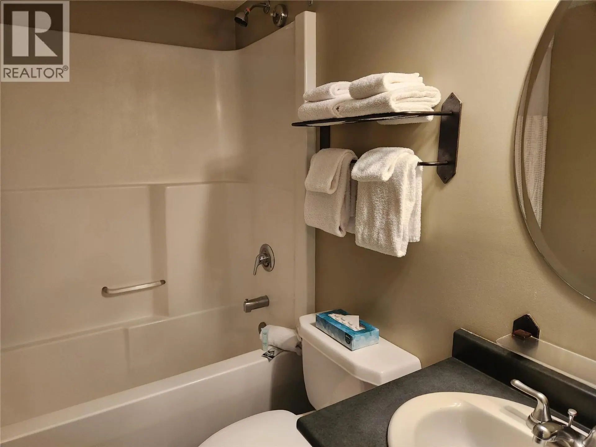 #305 2070 Summit Drive - Image 5