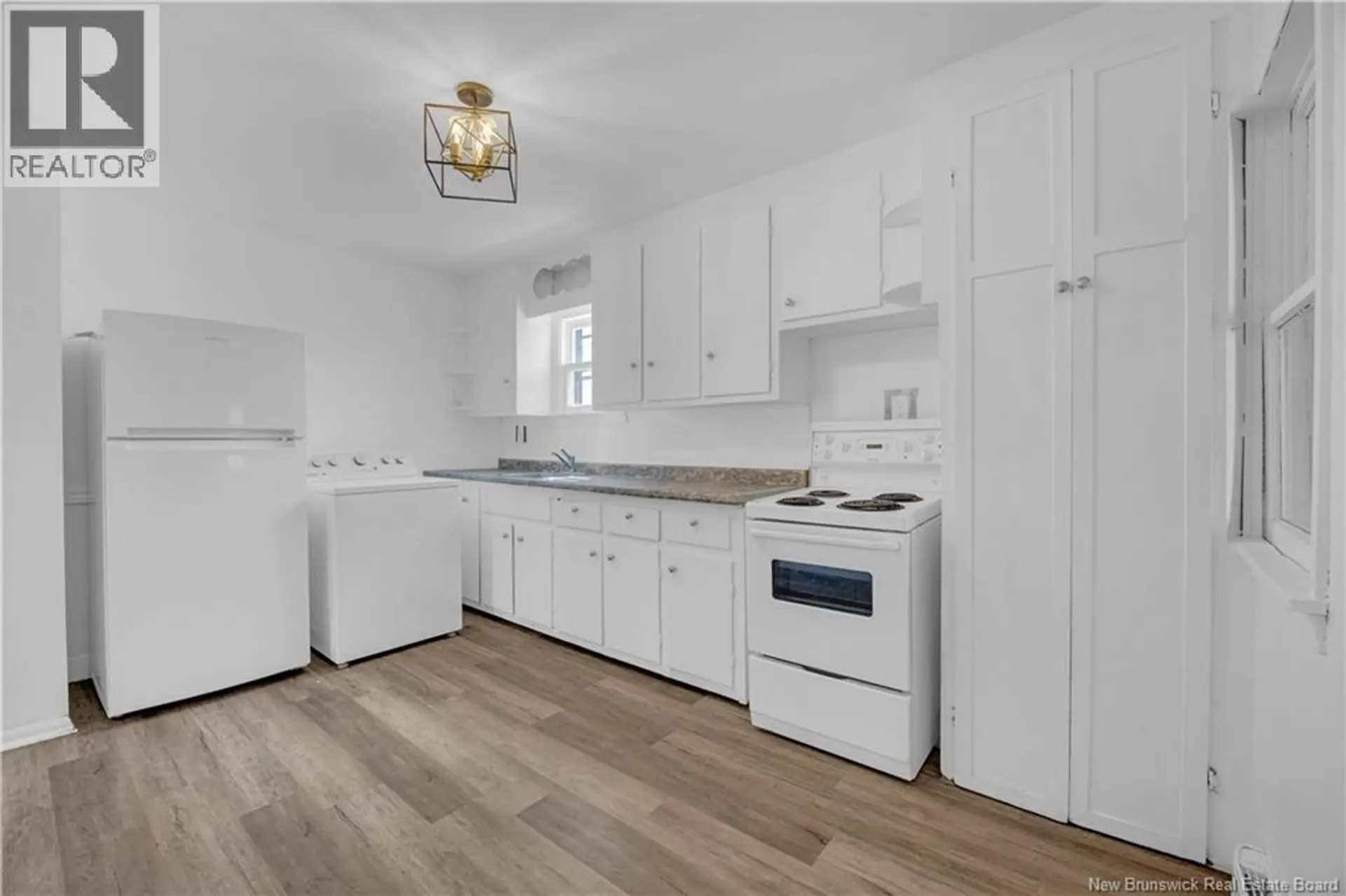 215 Somerset Street - Image 7