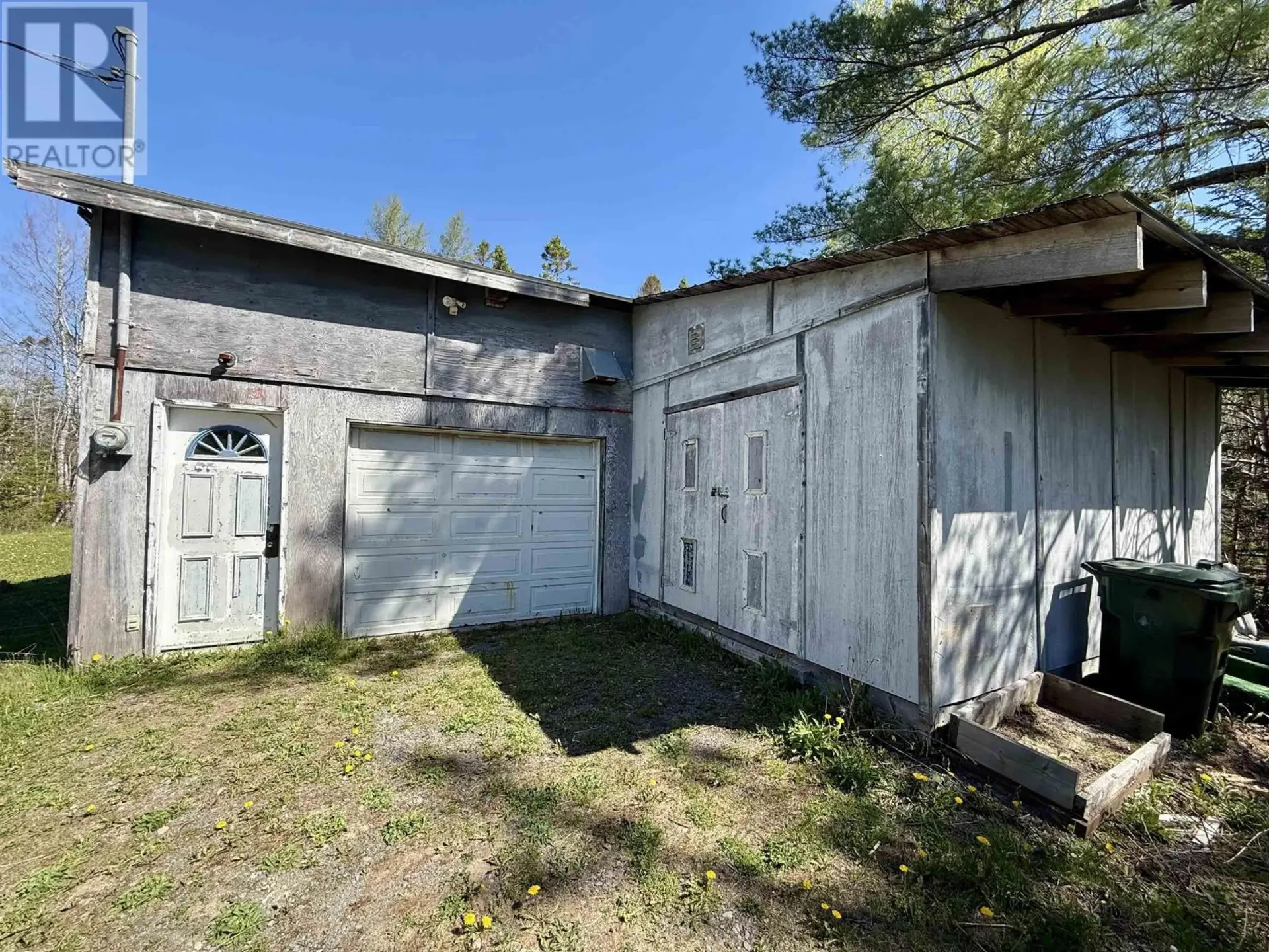7427 Highway 14 - Image 13