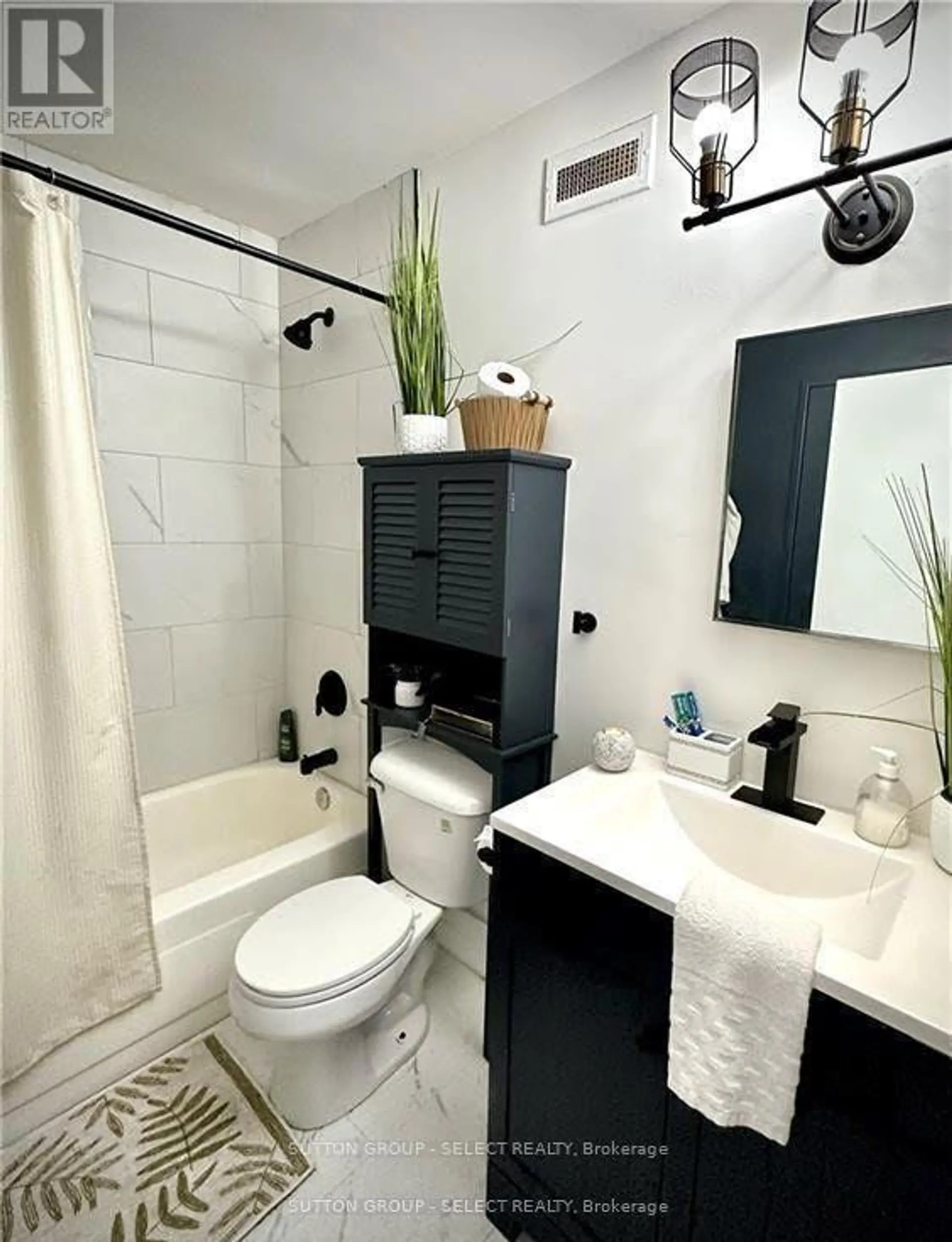 #212 563 MORNINGTON AVENUE - Image 9
