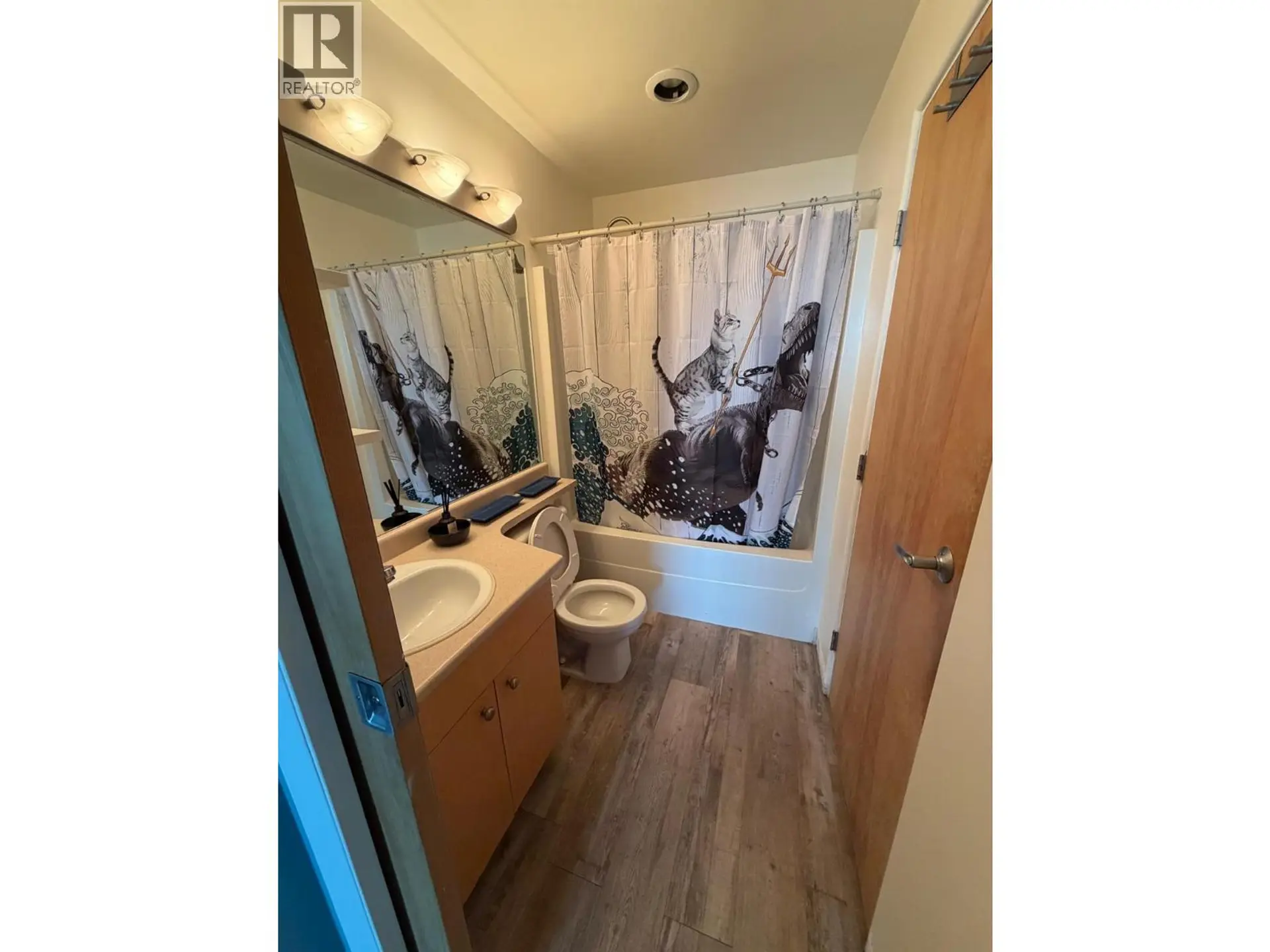 #906 619 VICTORIA Street - Image 4