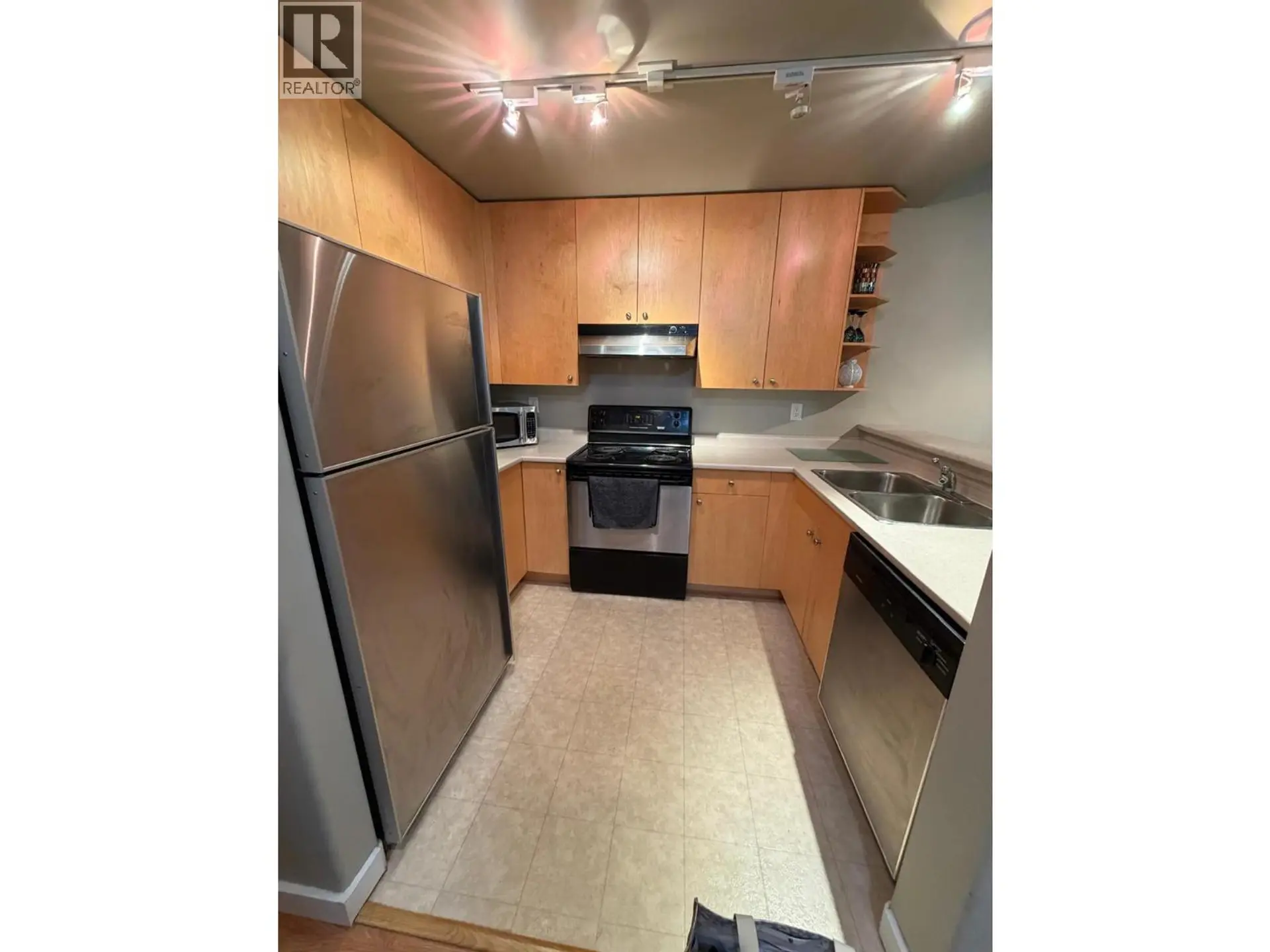 #906 619 VICTORIA Street - Image 12