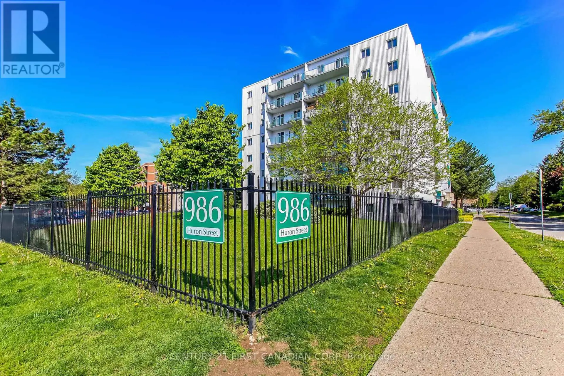 #204 986 HURON STREET - Image 1