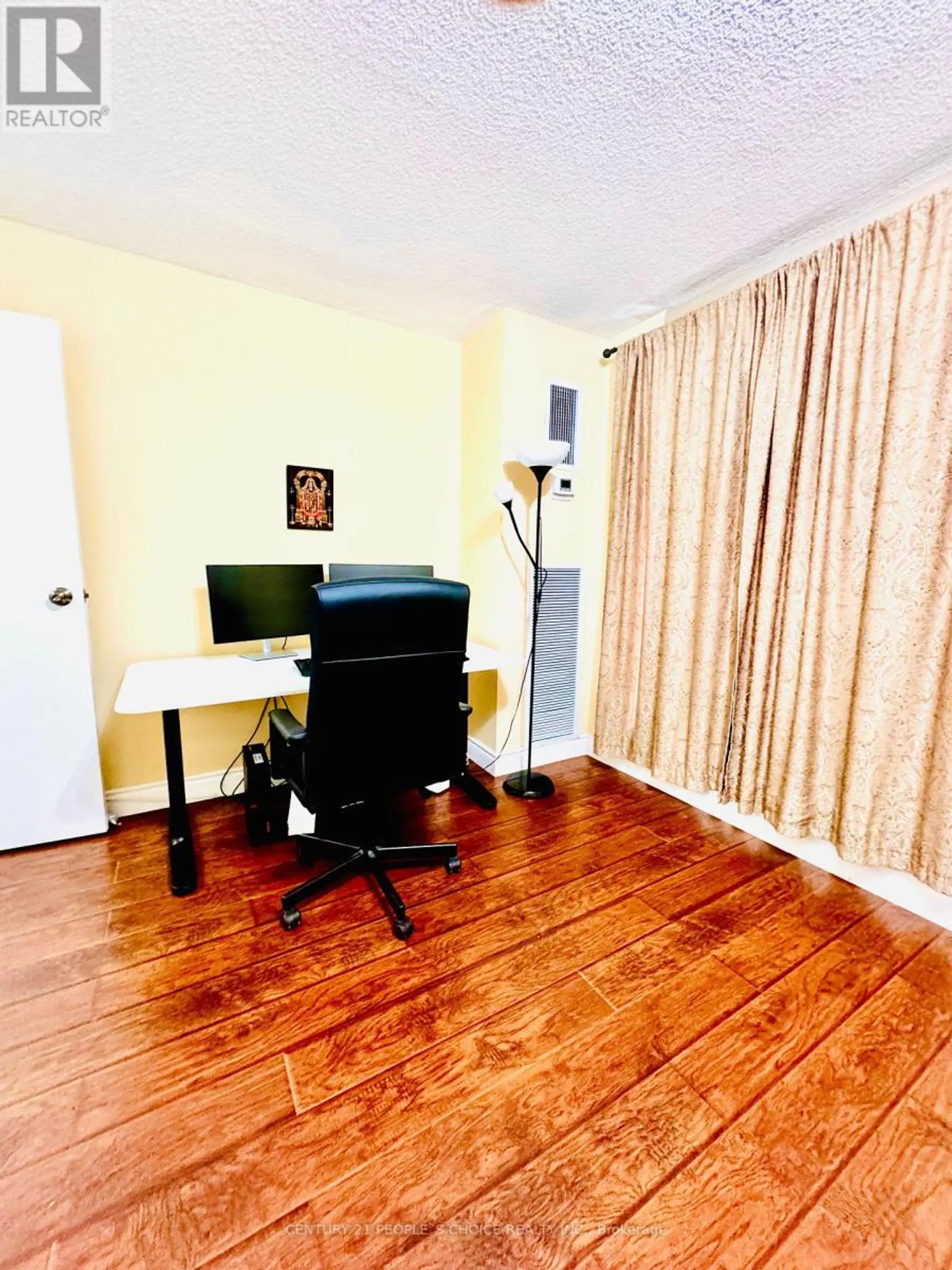 #1205 21 KNIGHTSBRIDGE ROAD - Image 8