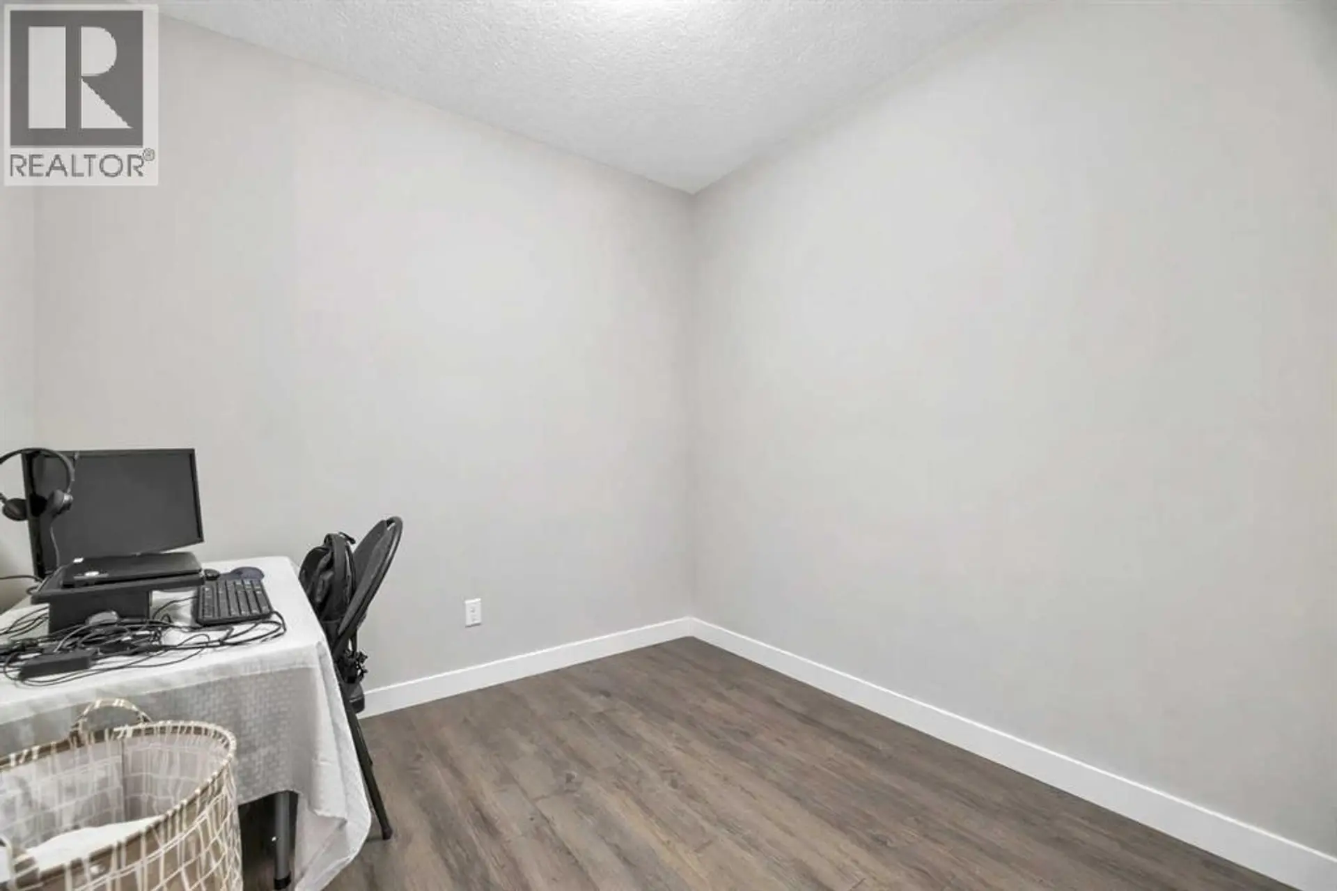 #119 10 Walgrove Walk SE - Image 13