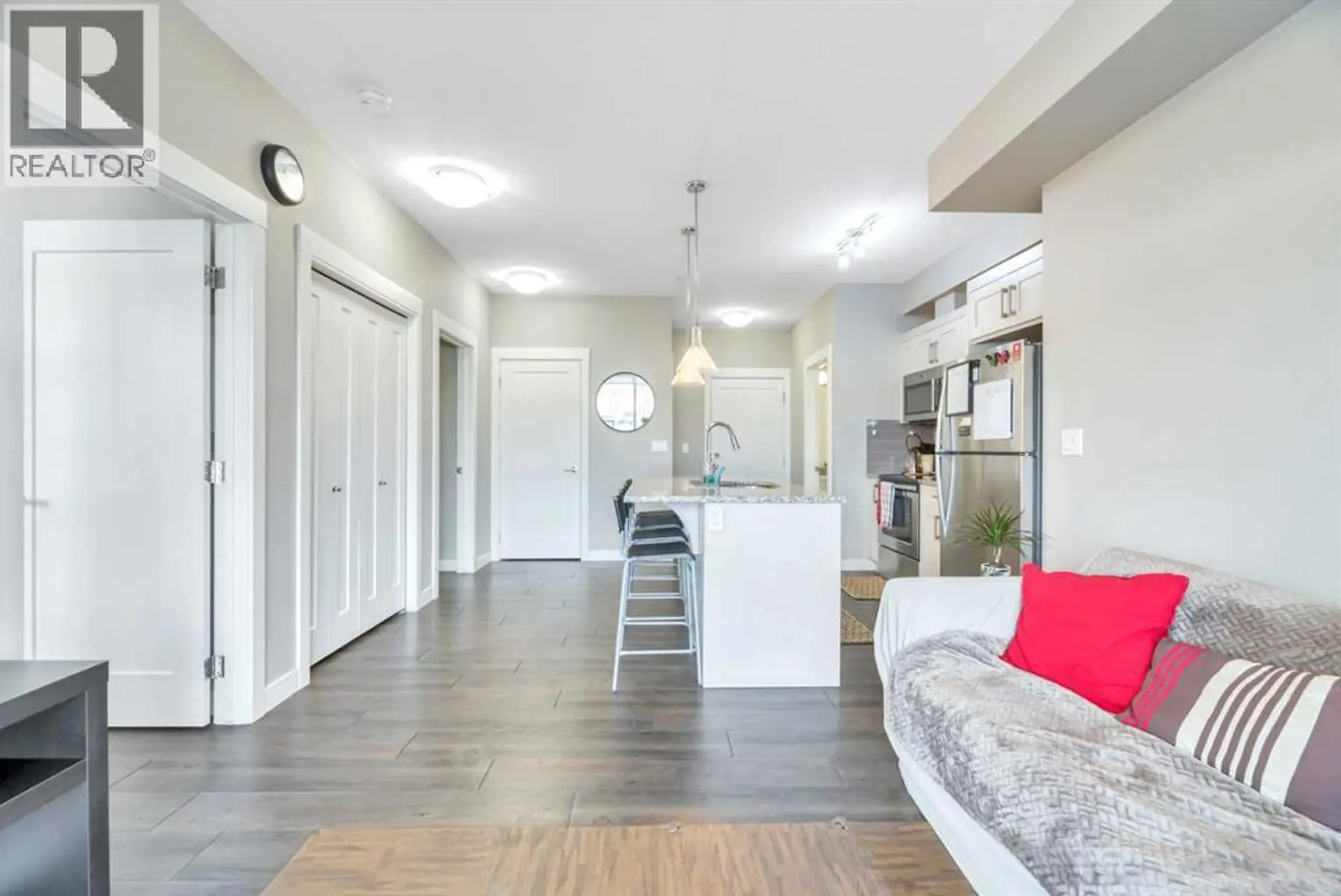 #119 10 Walgrove Walk SE - Image 8