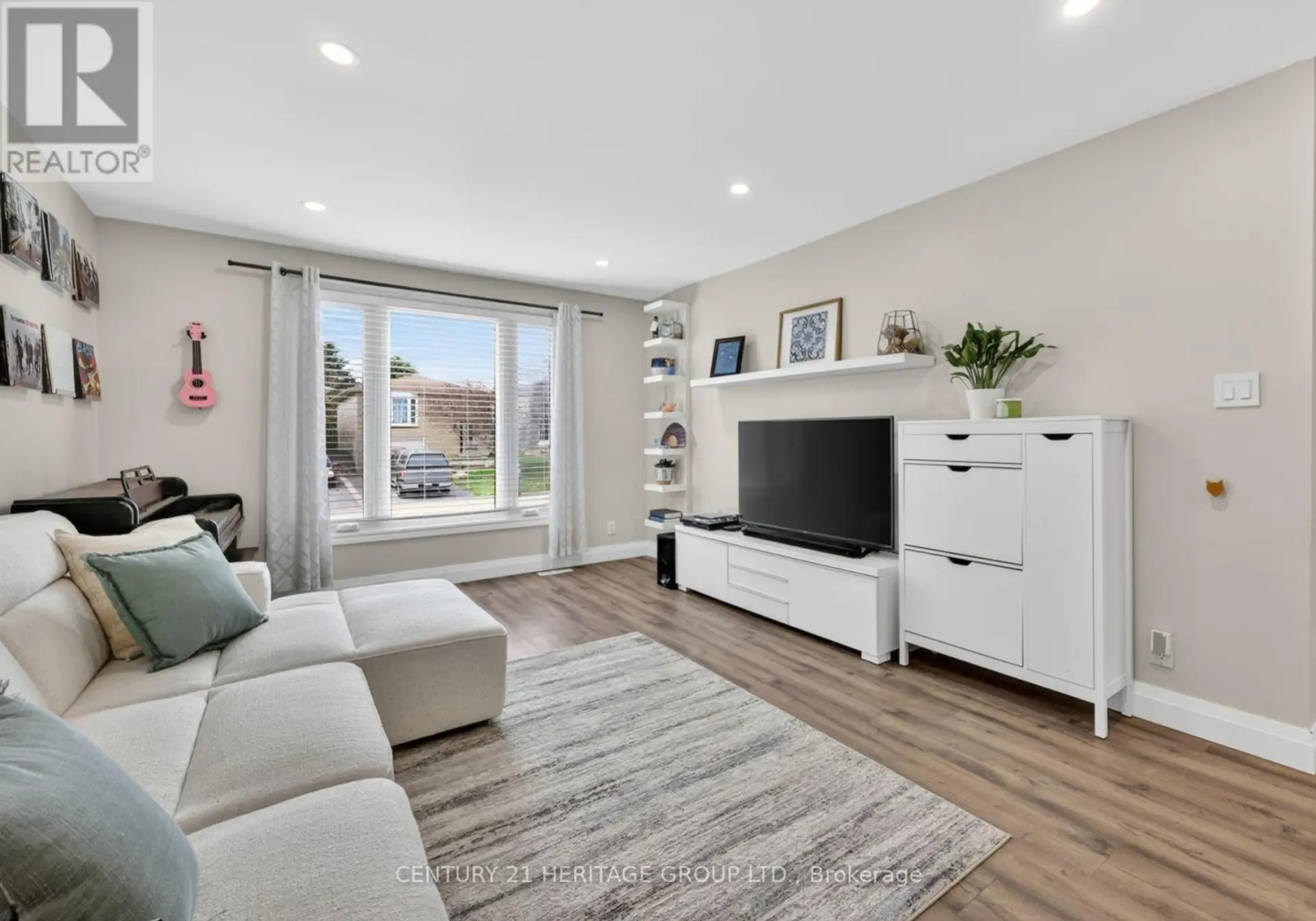 27 LONGVIEW DRIVE - Image 2