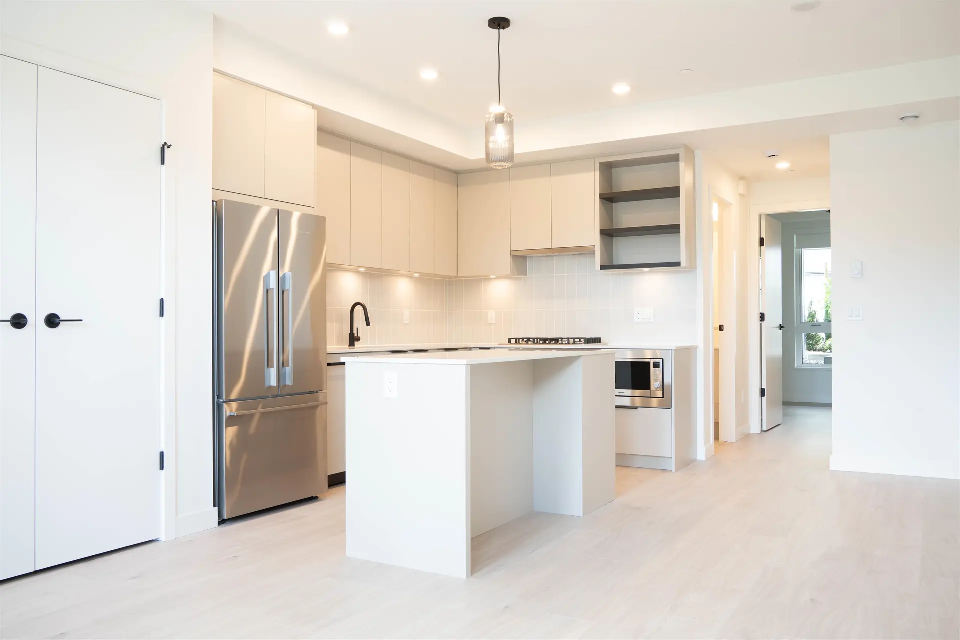 #110 921 Grant Street - Image 2