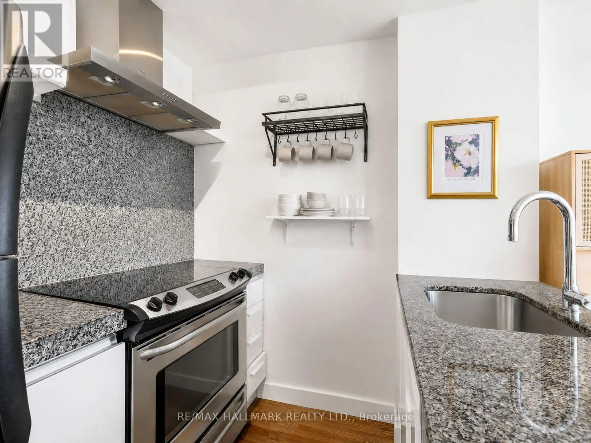 #213 75 PORTLAND STREET - Image 6