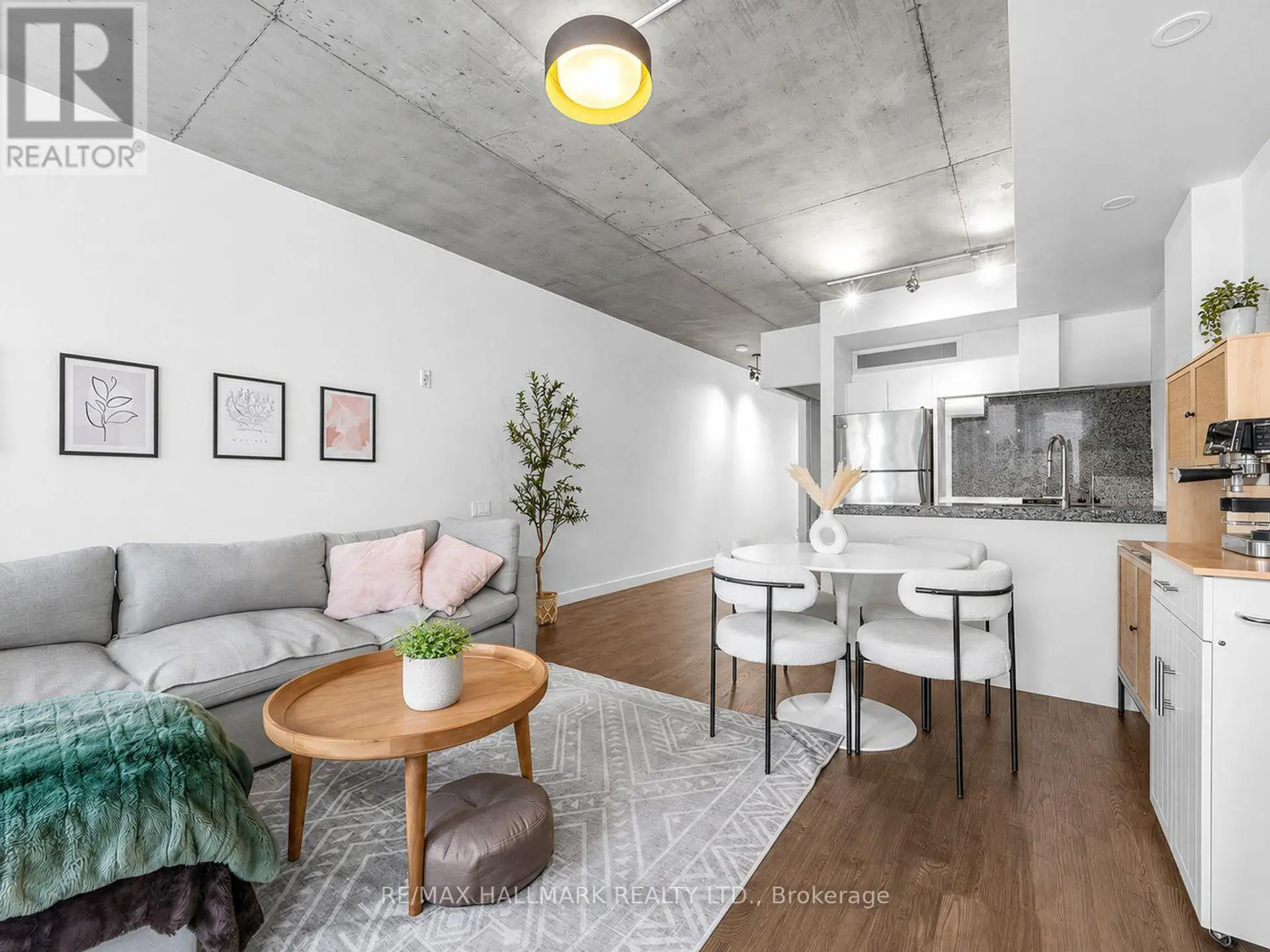 #213 75 PORTLAND STREET - Image 8