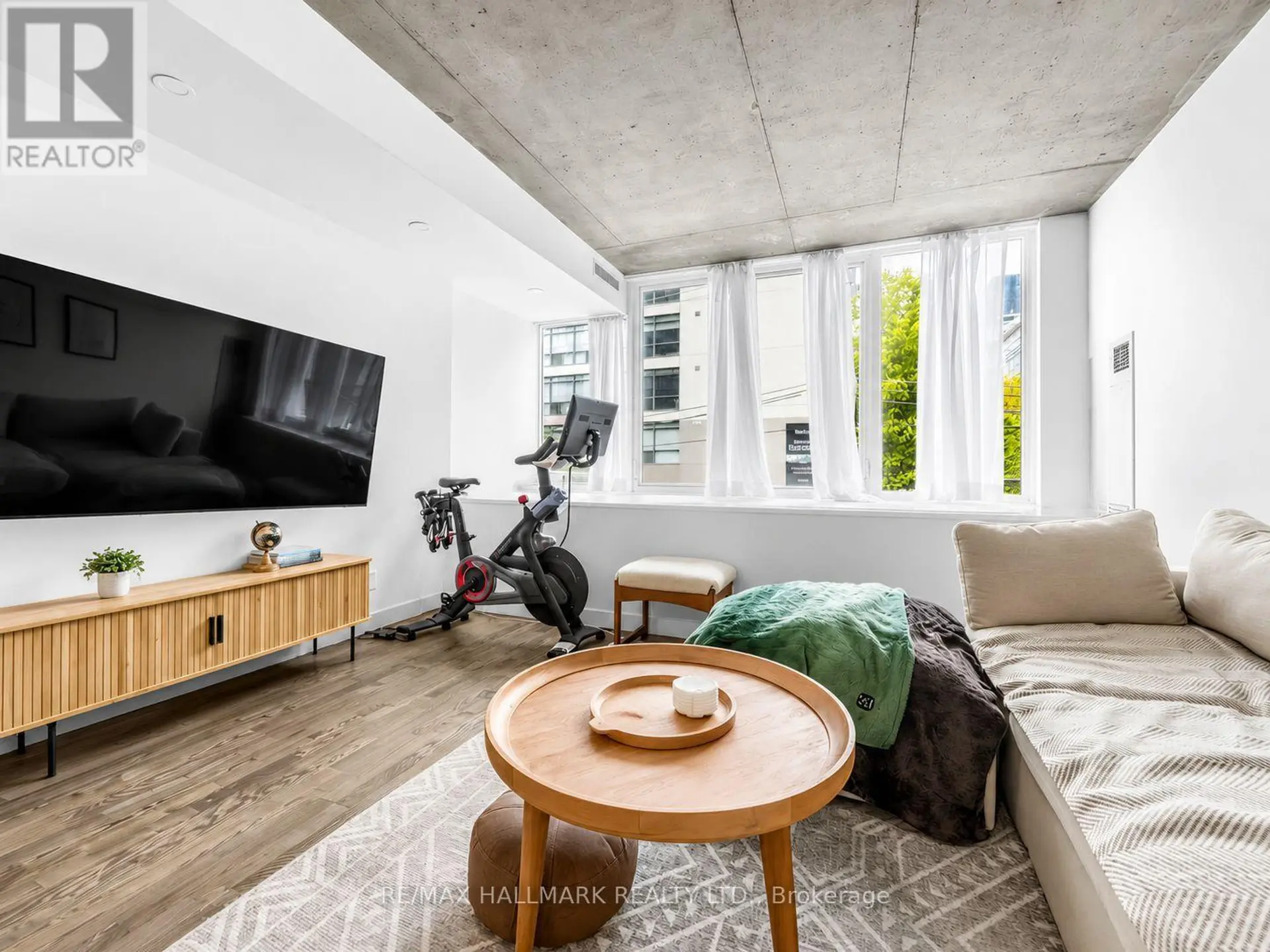 #213 75 PORTLAND STREET - Image 9