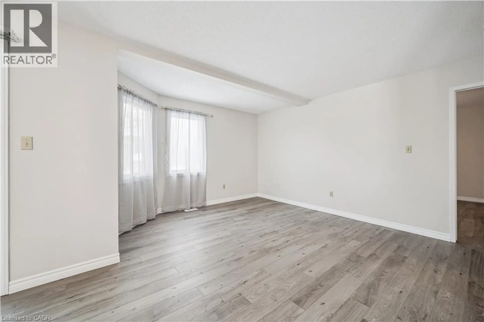 #35 205 HIGHLAND Crescent - Image 9
