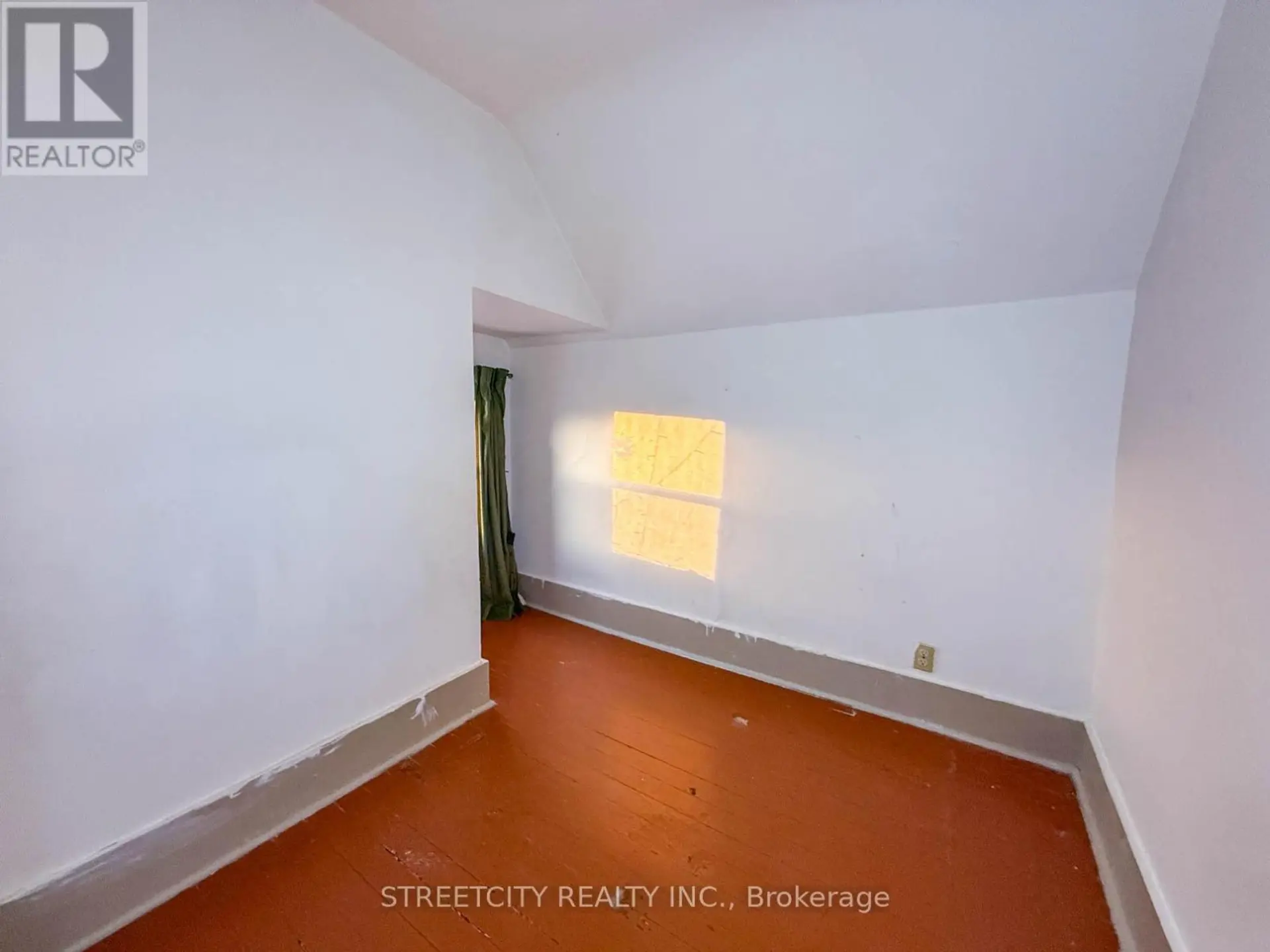 305 ST CLAIR STREET - Image 10