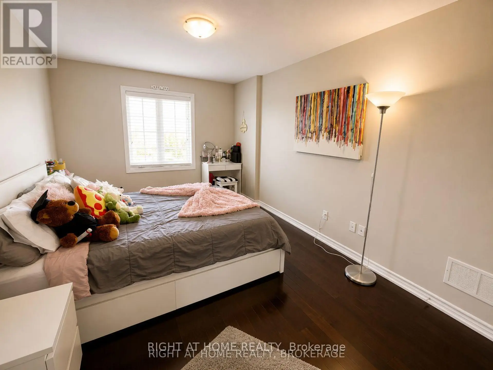 60 ZACHARY PLACE N - Image 11