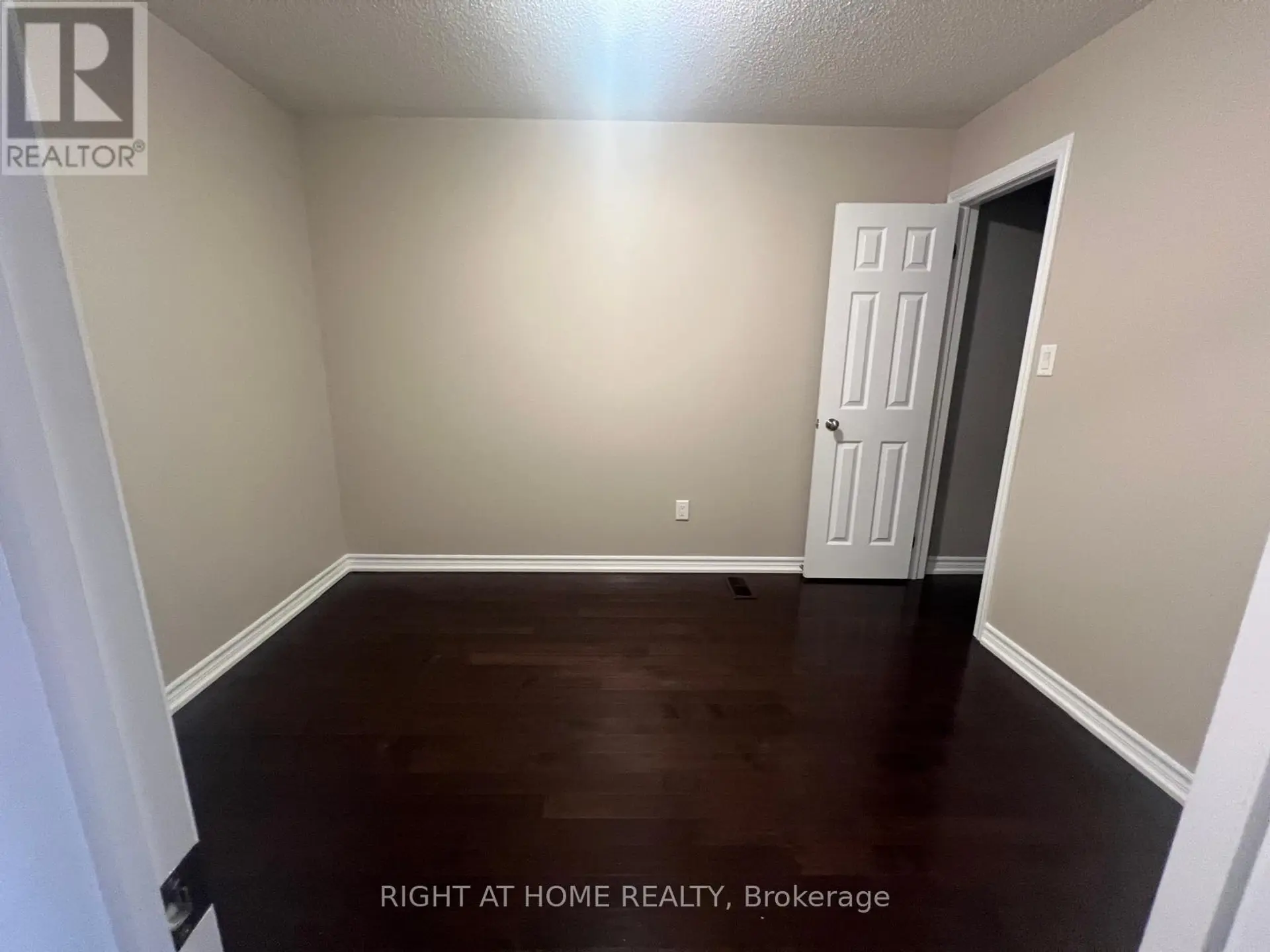 60 ZACHARY PLACE N - Image 13