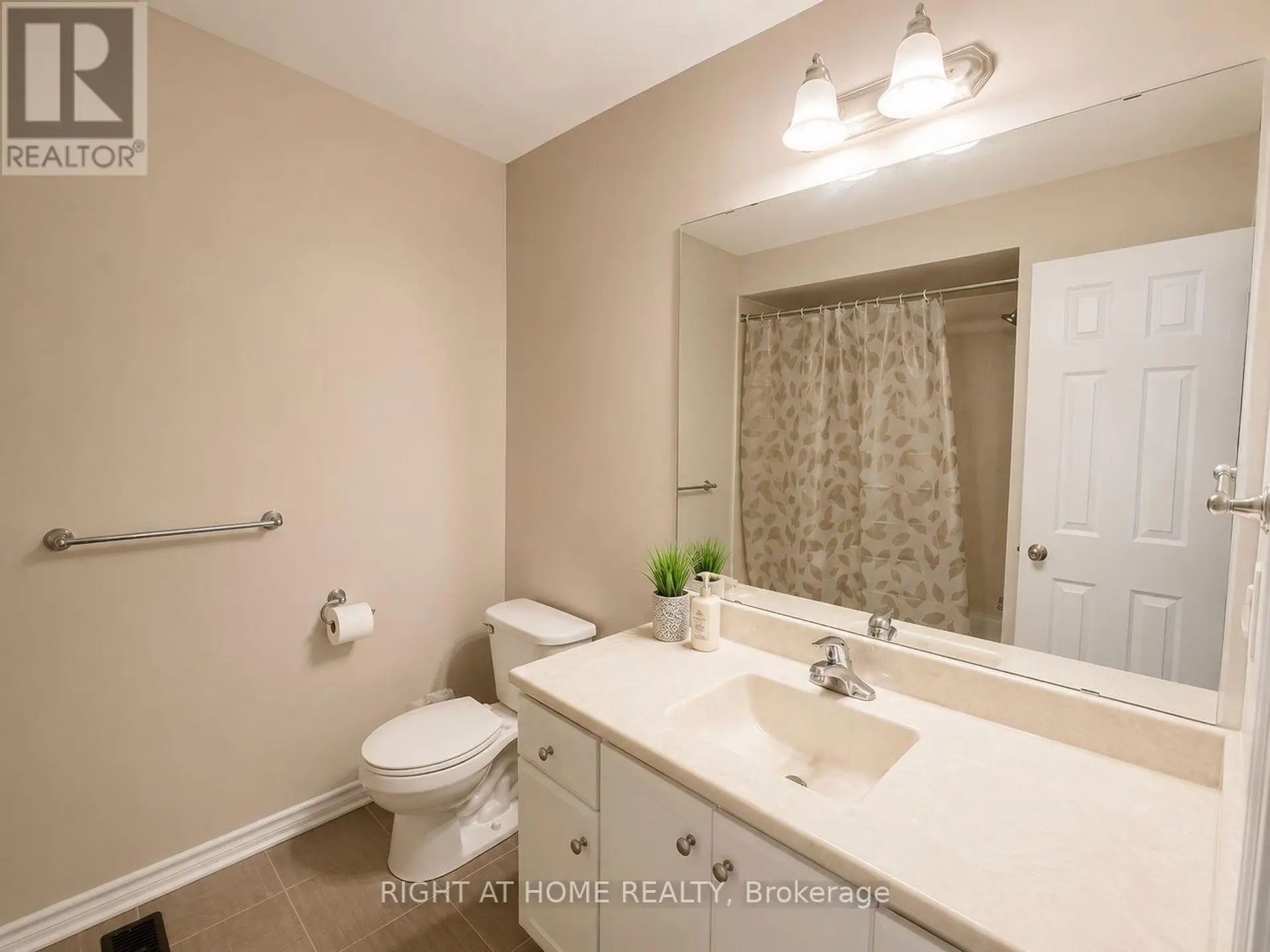 60 ZACHARY PLACE N - Image 15