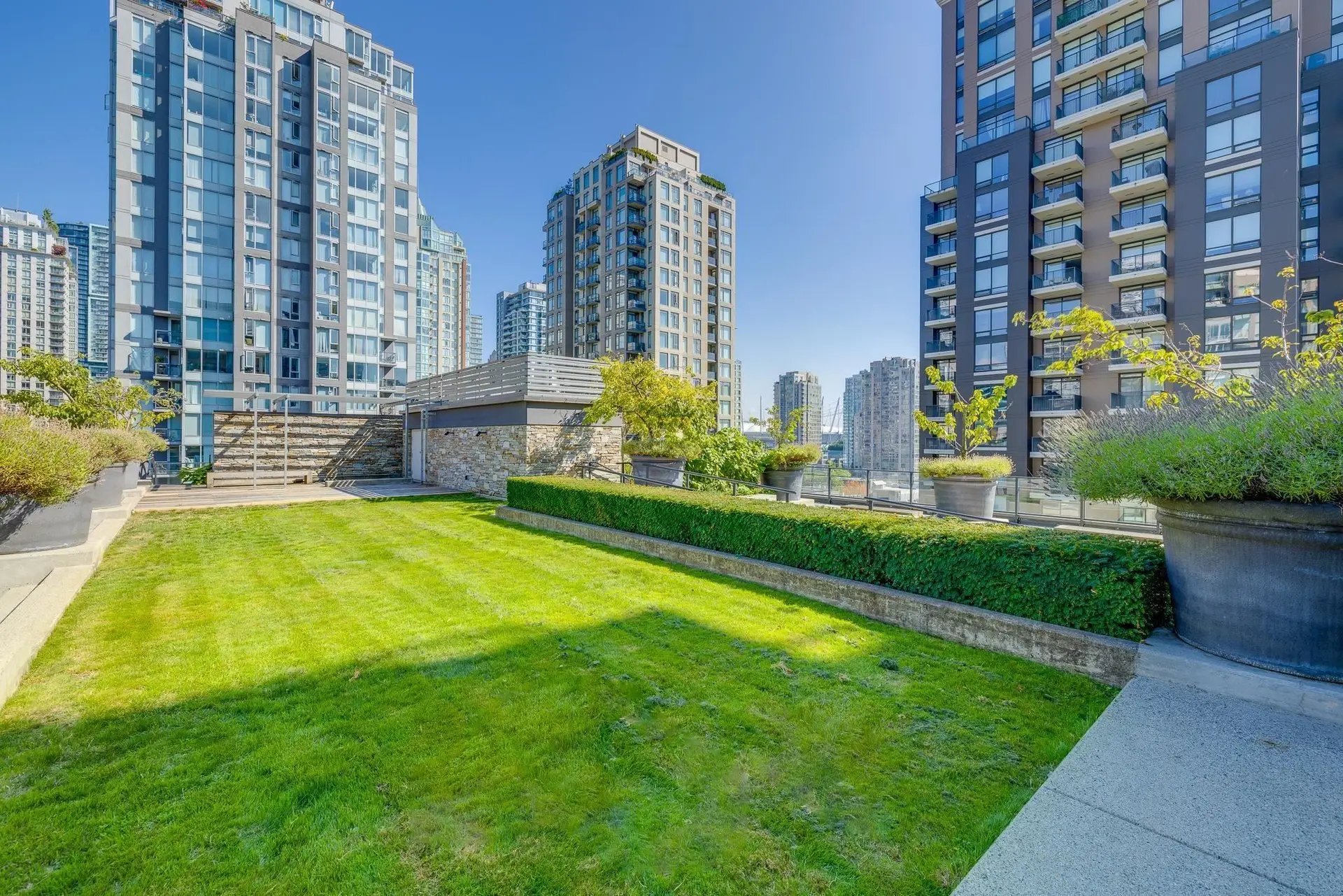 #407 1088 Richards Street - Image 14