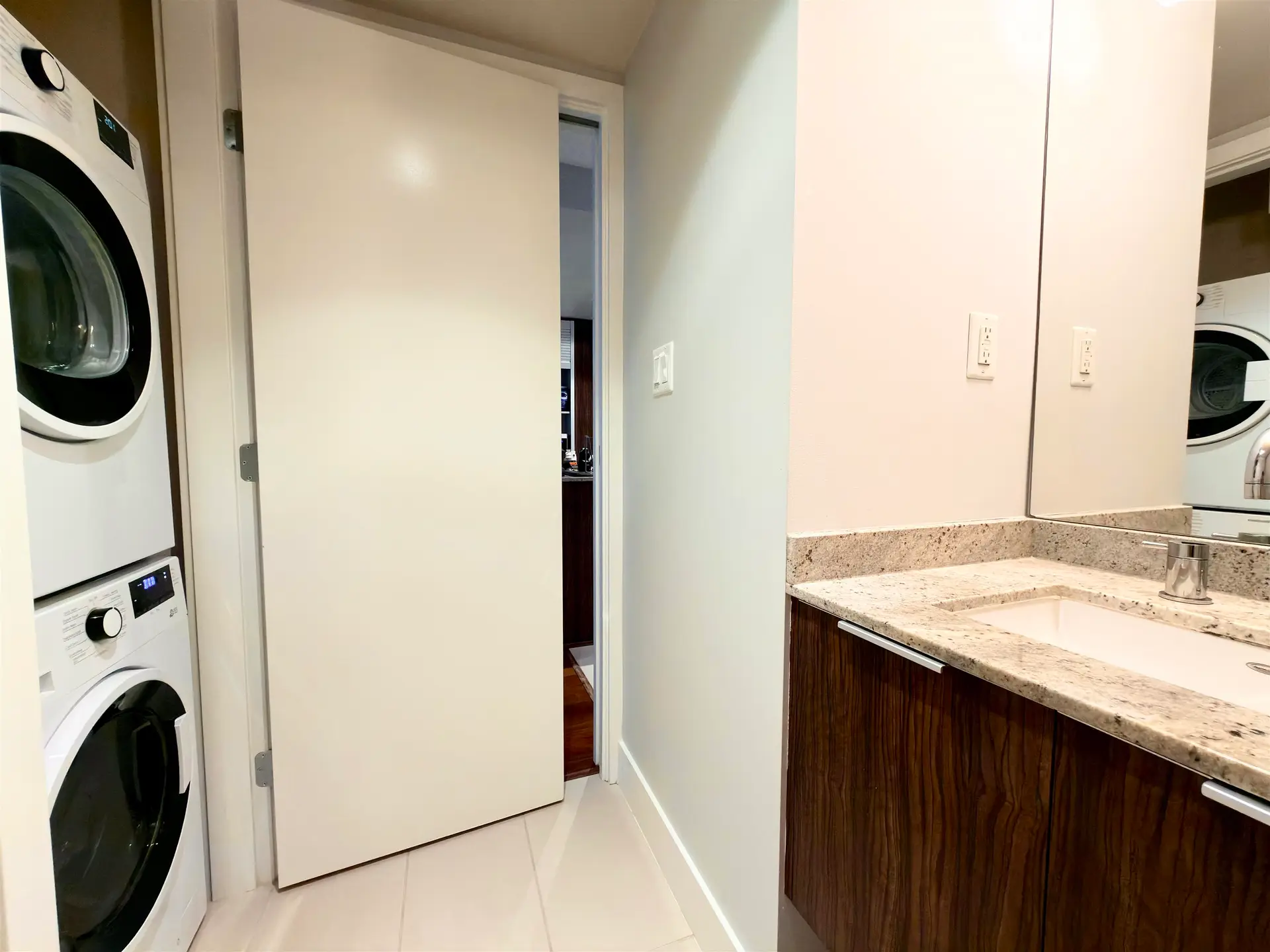 #407 1088 Richards Street - Image 11