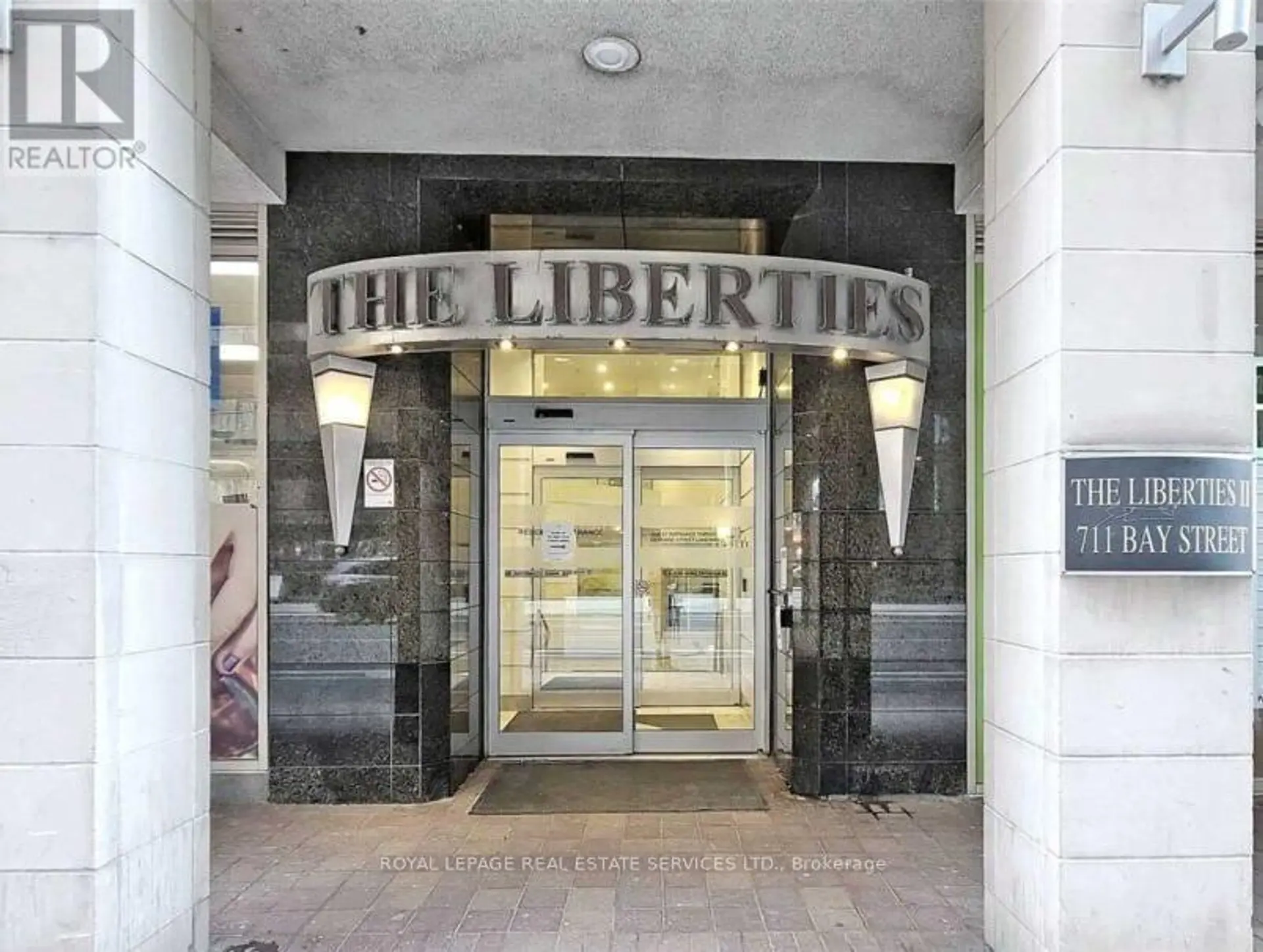 #320 711 BAY STREET - Image 2