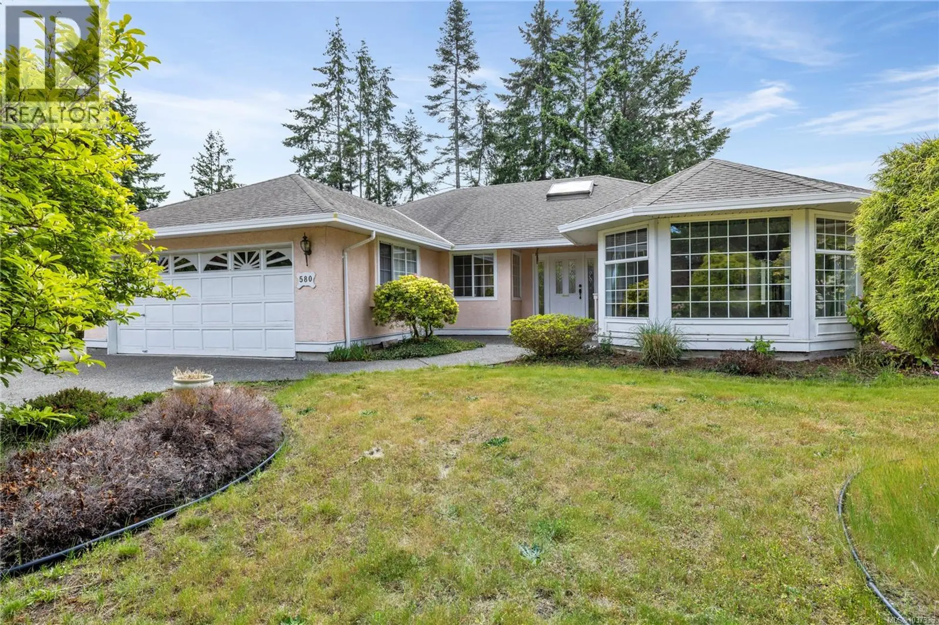 Property at 580 Dogwood Rd, Qualicum Beach, BC