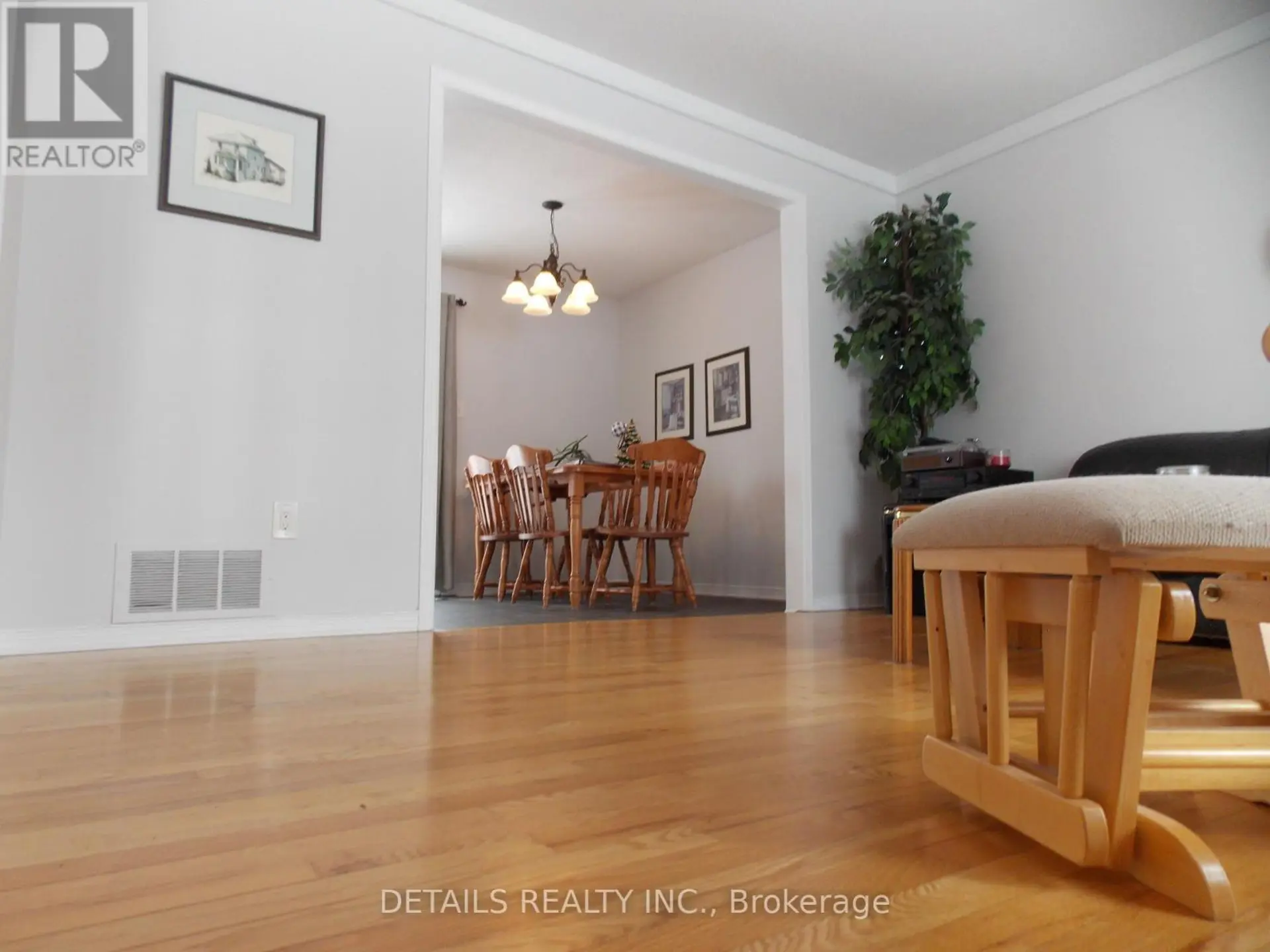 7 TILLY LANE - Image 4