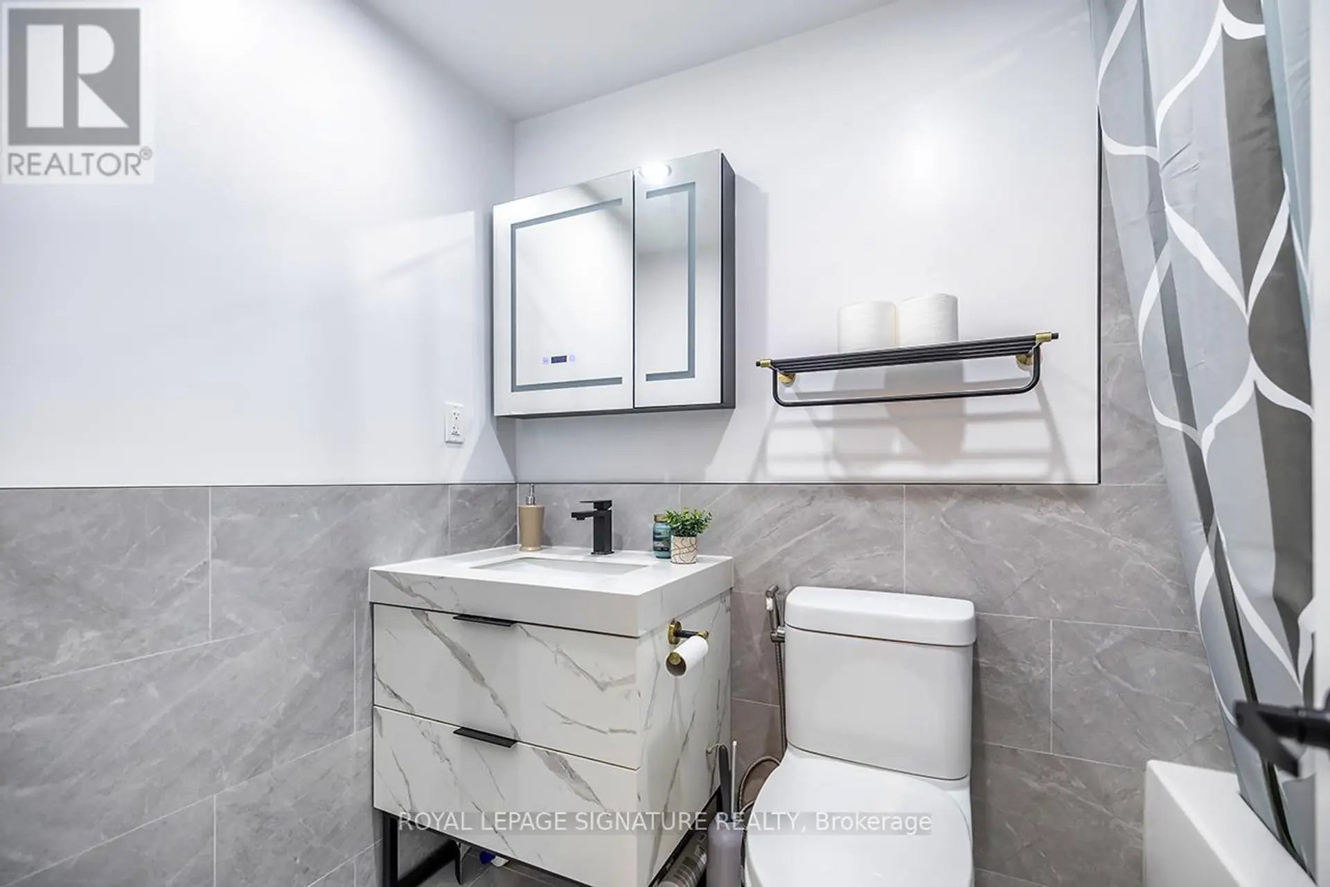 106 THORNY VINEWAY - Image 15