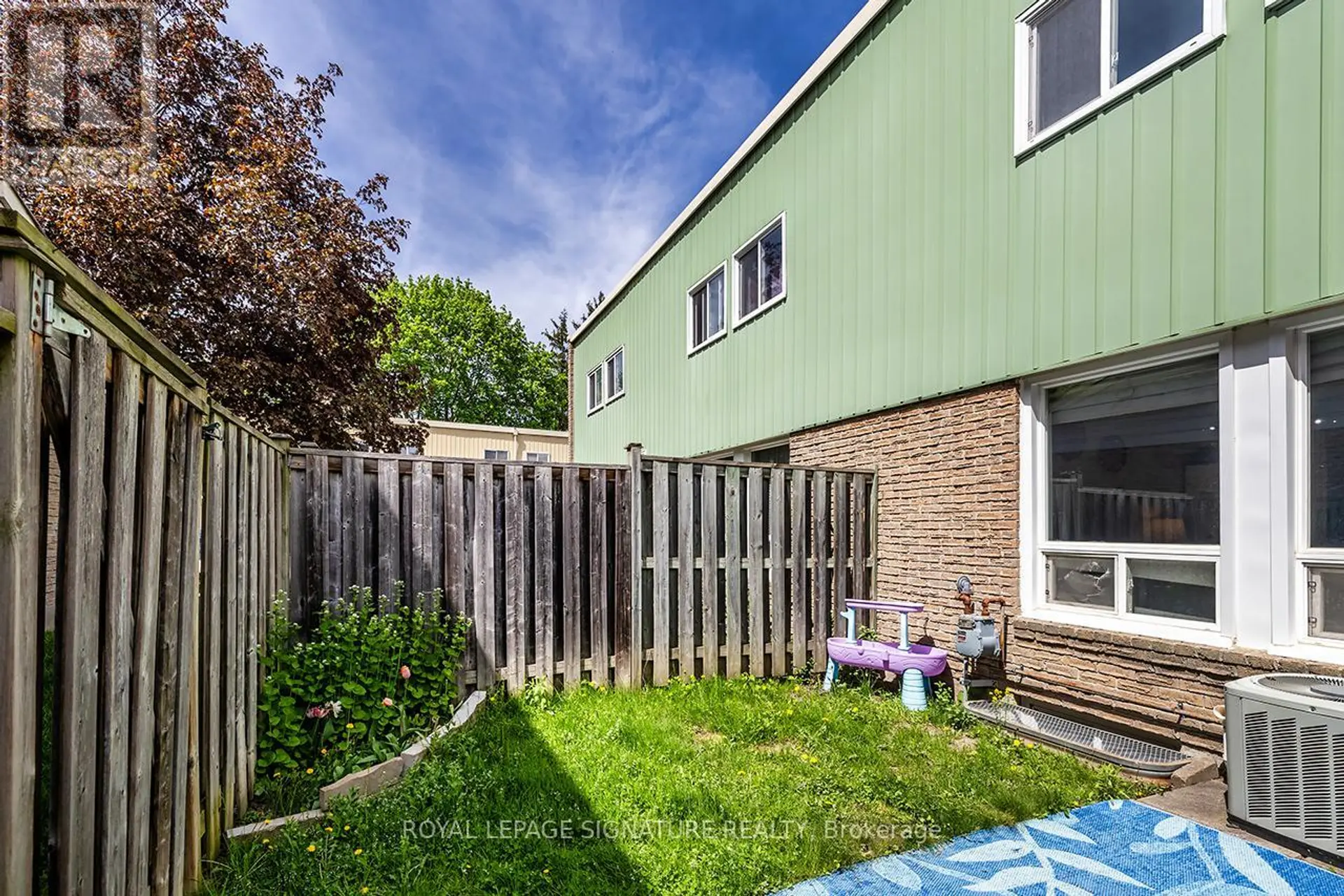 106 THORNY VINEWAY - Image 16