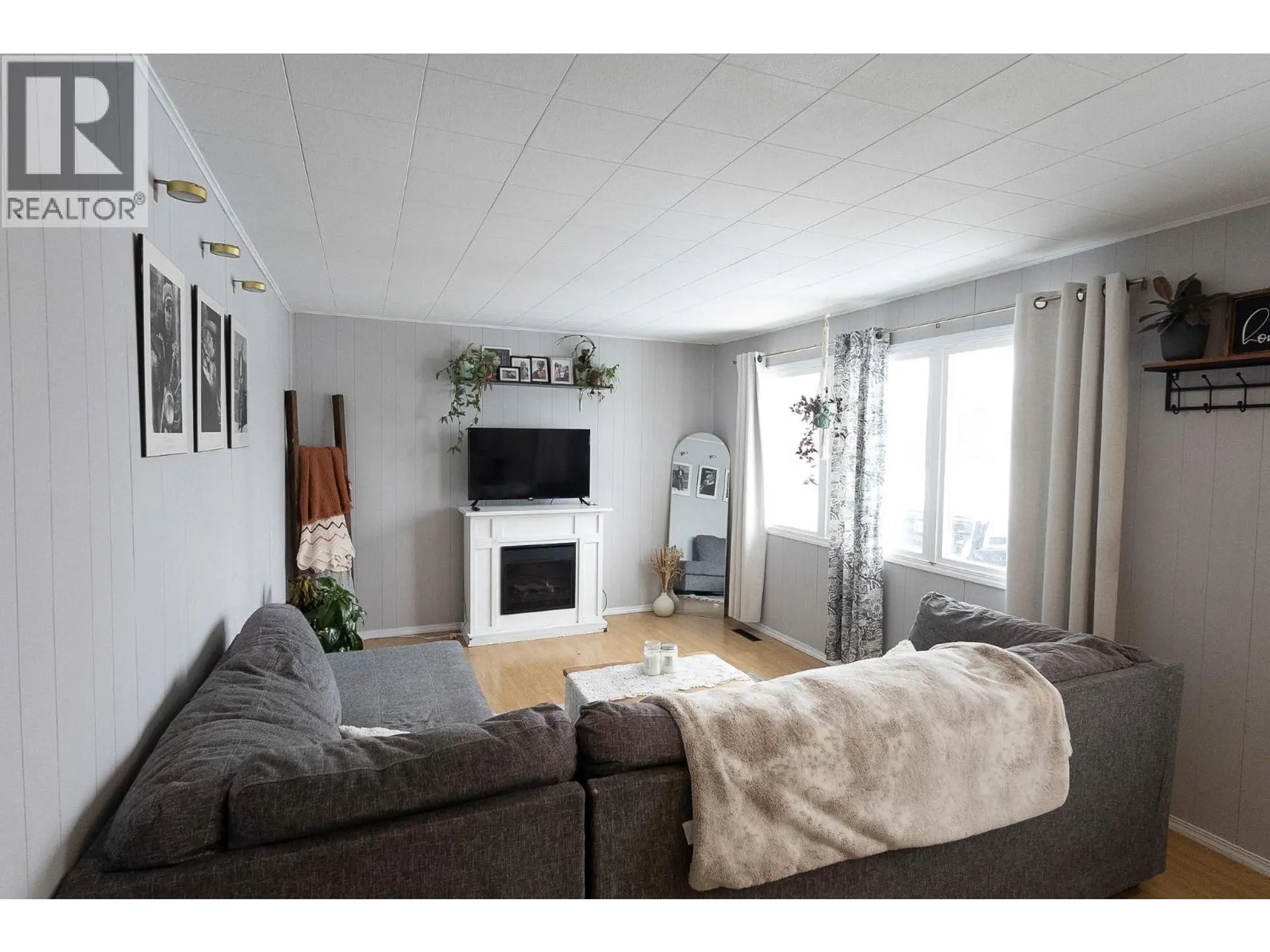 1016 120 Avenue - Image 3