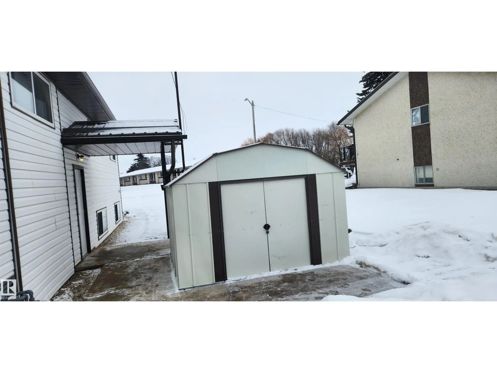 9540 - 100 AV - Image 17