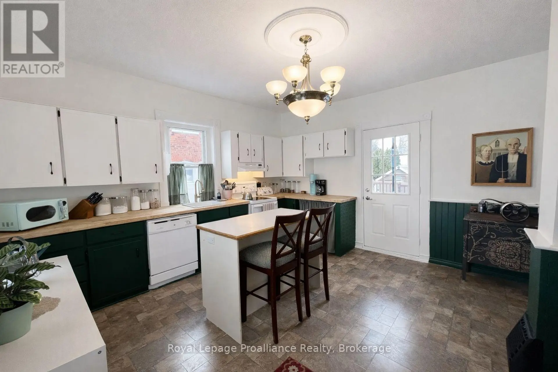 308 BLEECKER AVENUE - Image 10