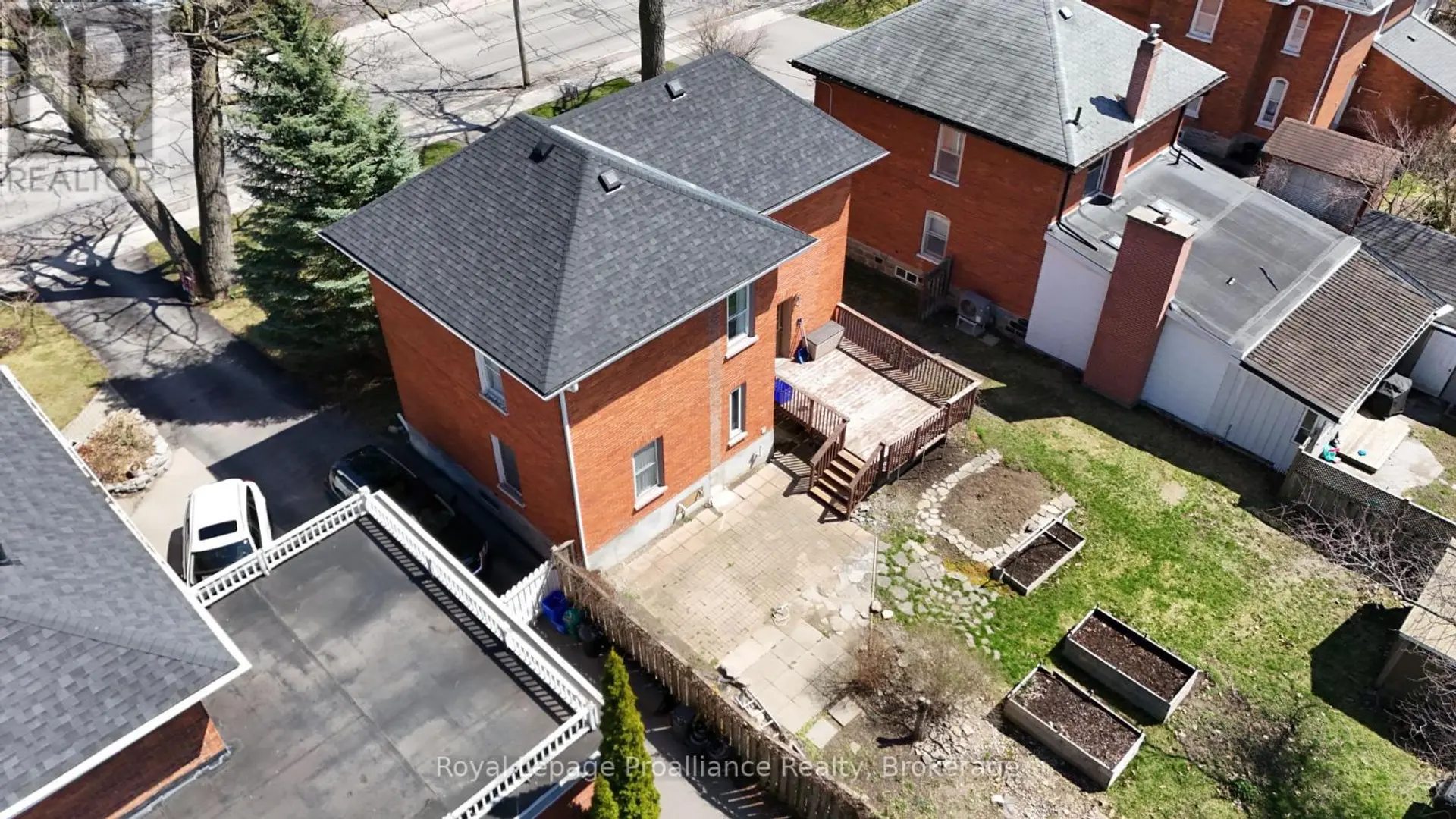 308 BLEECKER AVENUE - Image 17